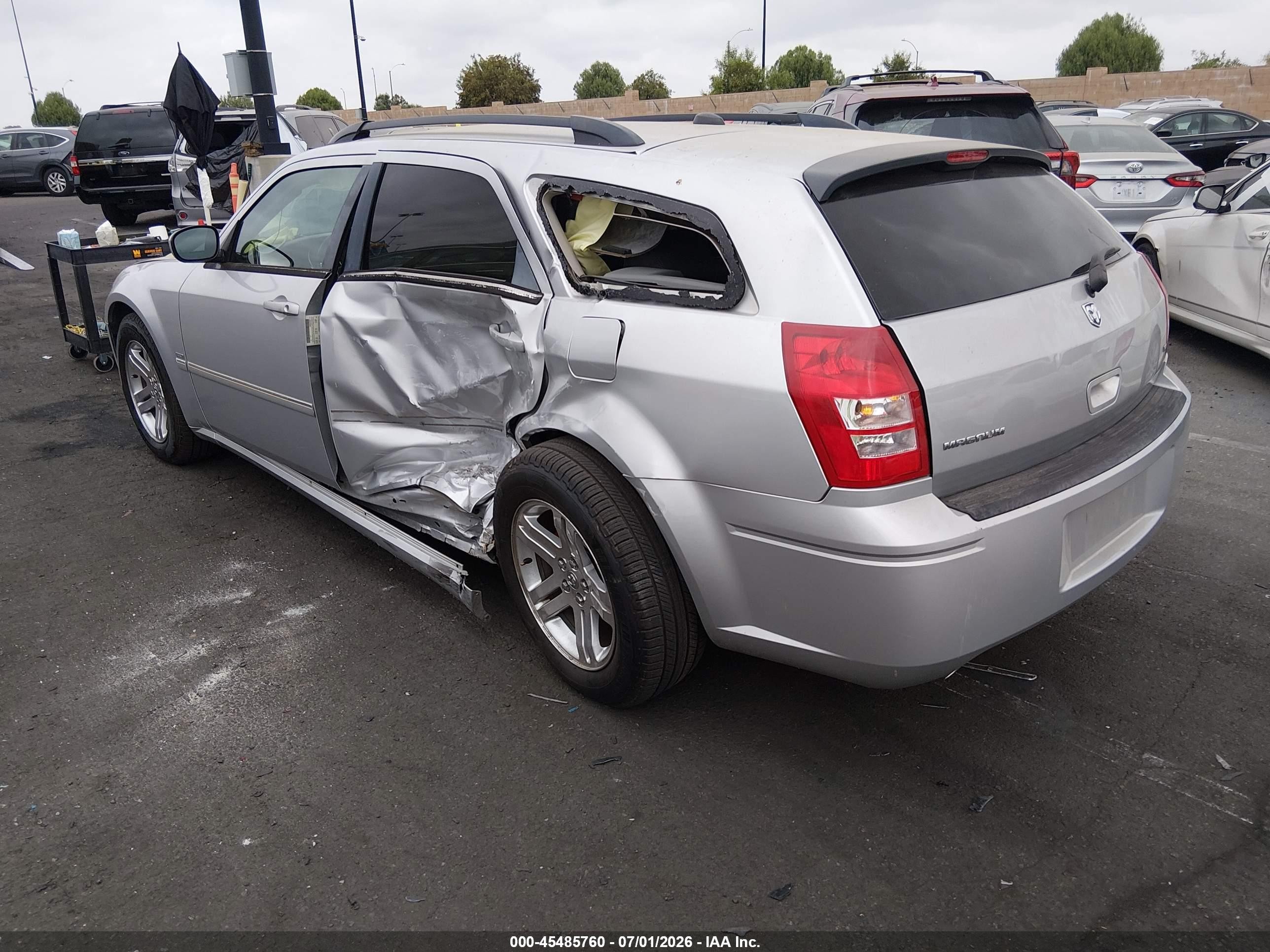 2005 Dodge Magnum Rt Silver vin: 2D8GV58225H680524