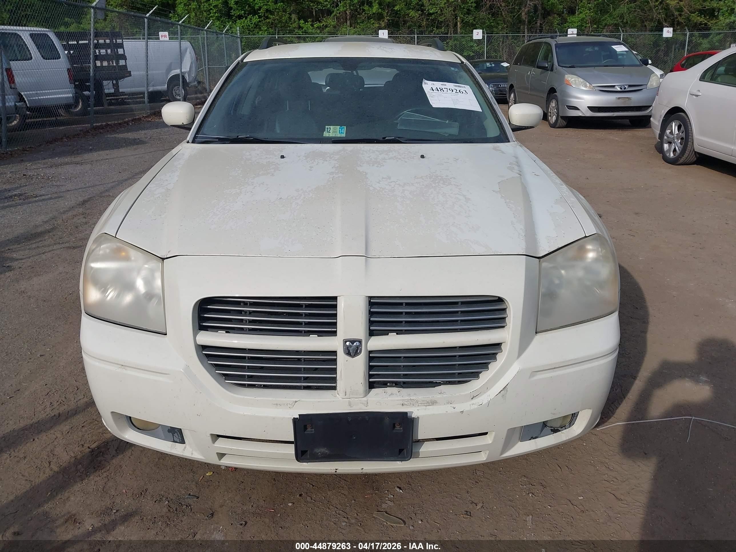 2005 Dodge Magnum Rt White vin: 2D8GV582X5H640725