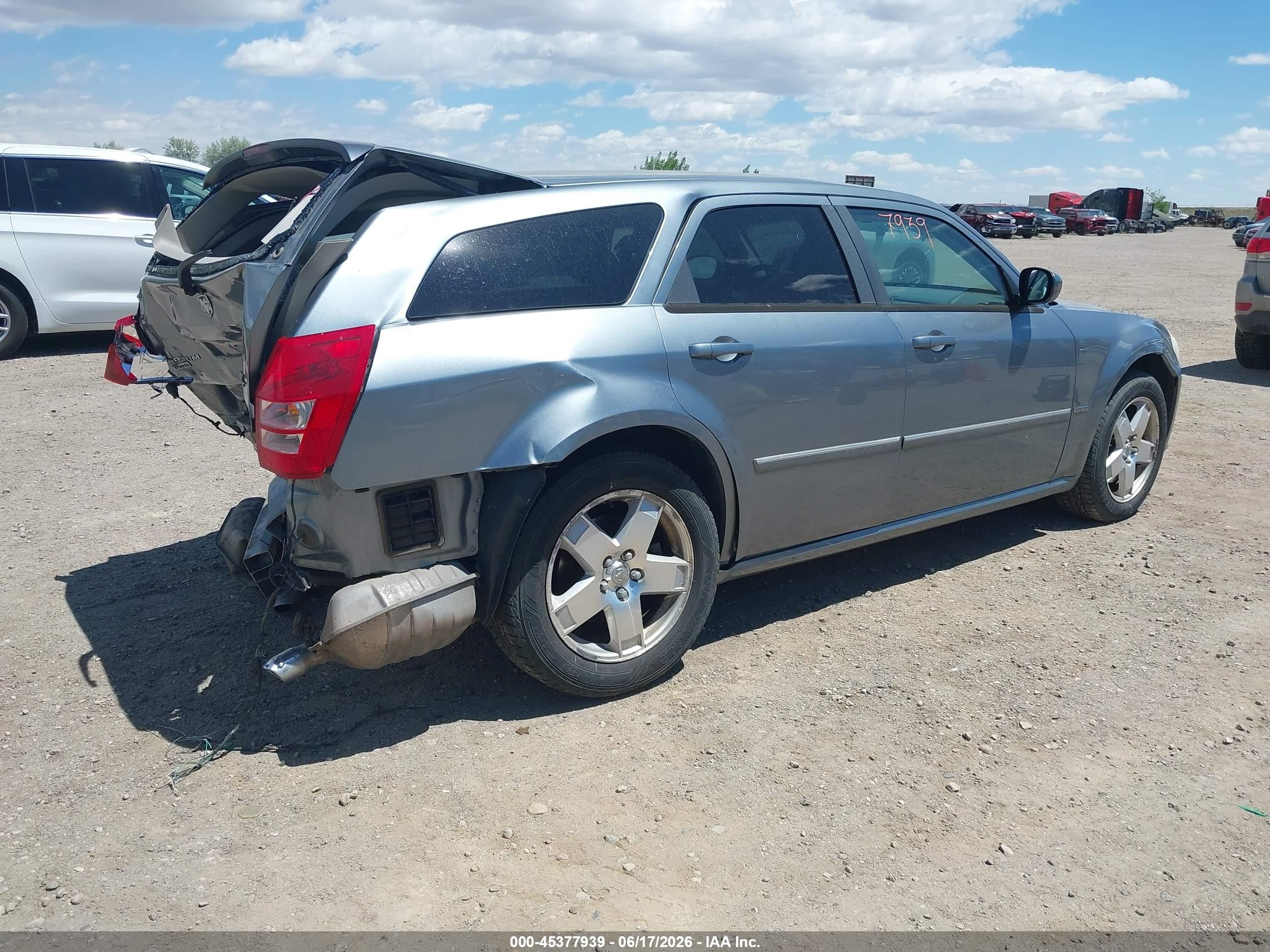 2006 Dodge Magnum Rt Silver vin: 2D8GZ57226H348185