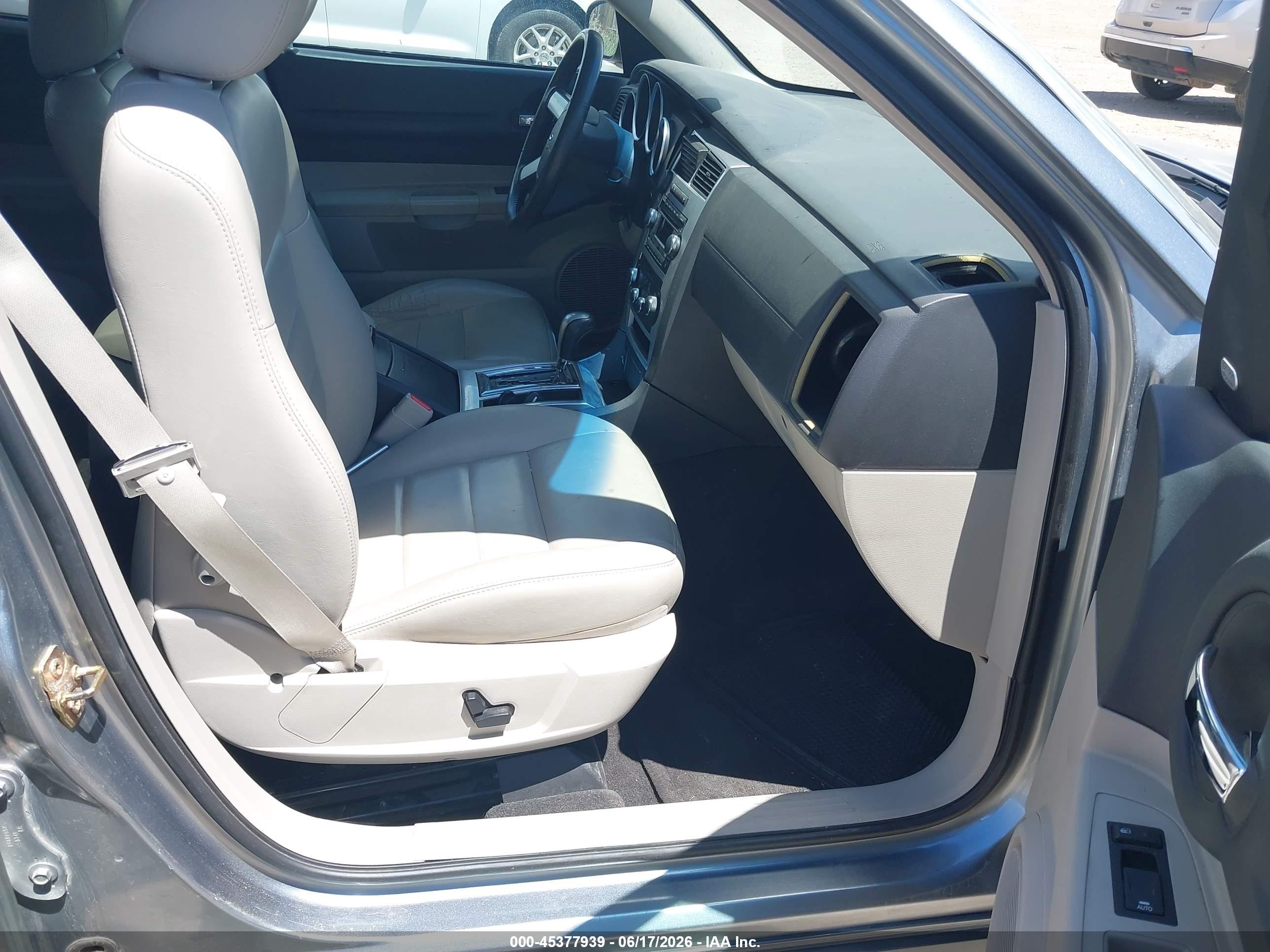 2006 Dodge Magnum Rt Silver vin: 2D8GZ57226H348185
