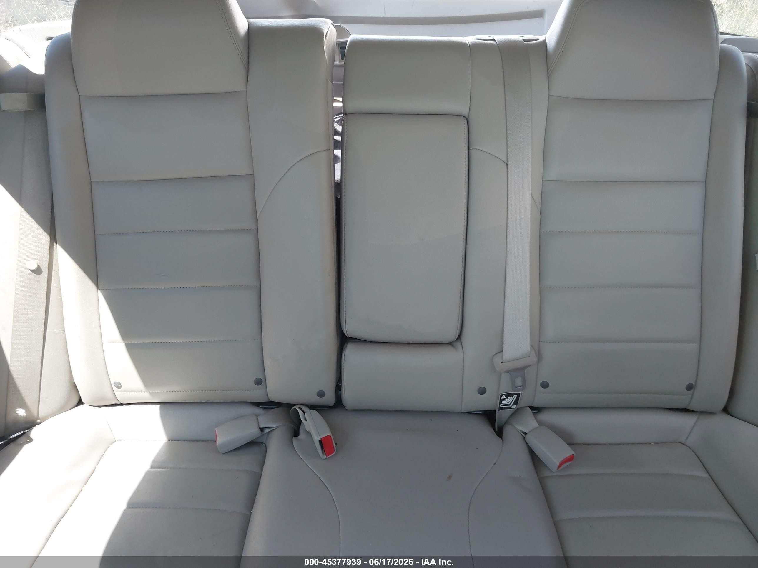 2006 Dodge Magnum Rt Silver vin: 2D8GZ57226H348185