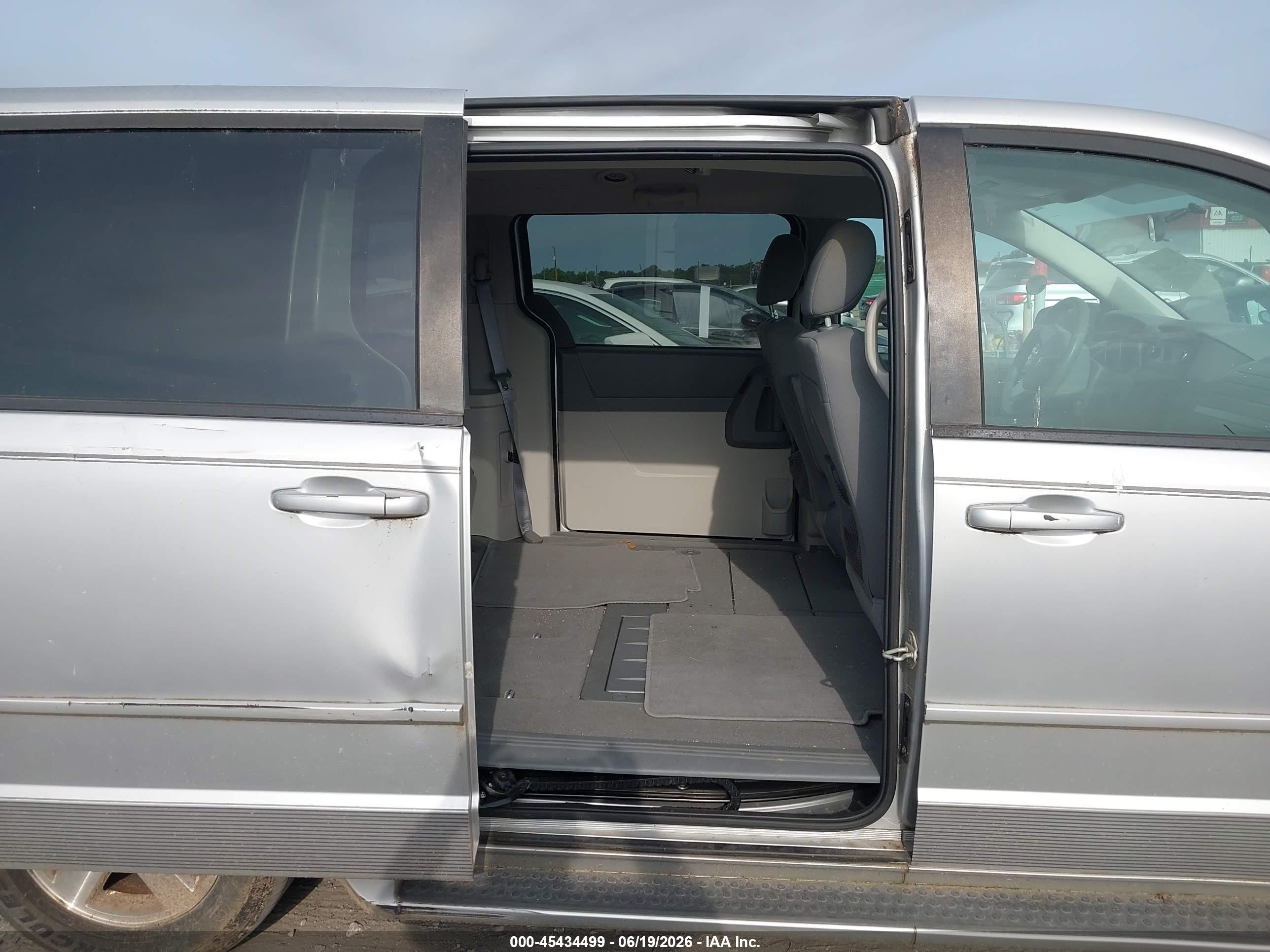 2009 Dodge Grand Caravan Se Silver vin: 2D8HN44E19R510900