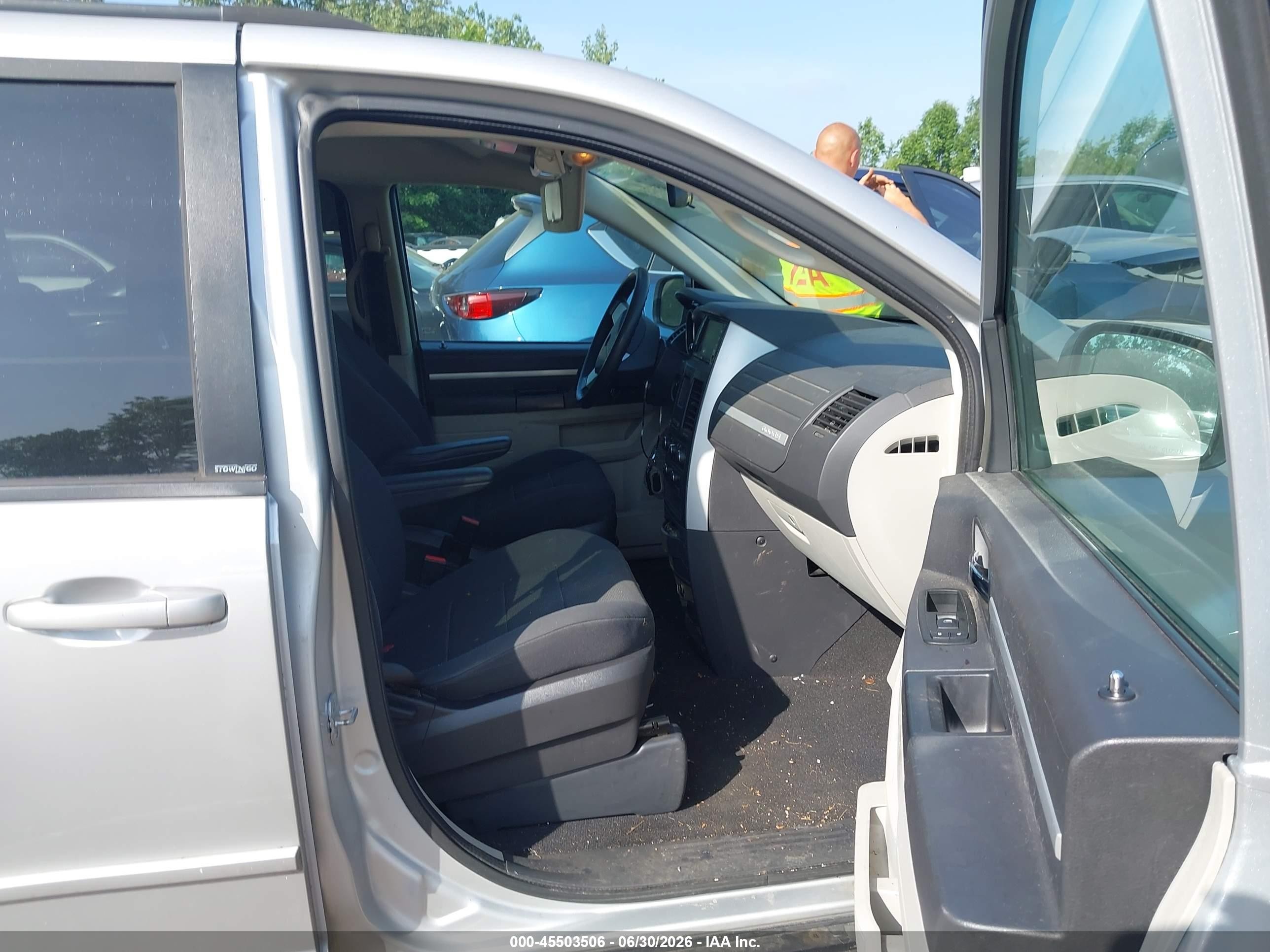 2009 Dodge Grand Caravan Se Silver vin: 2D8HN44E29R638515