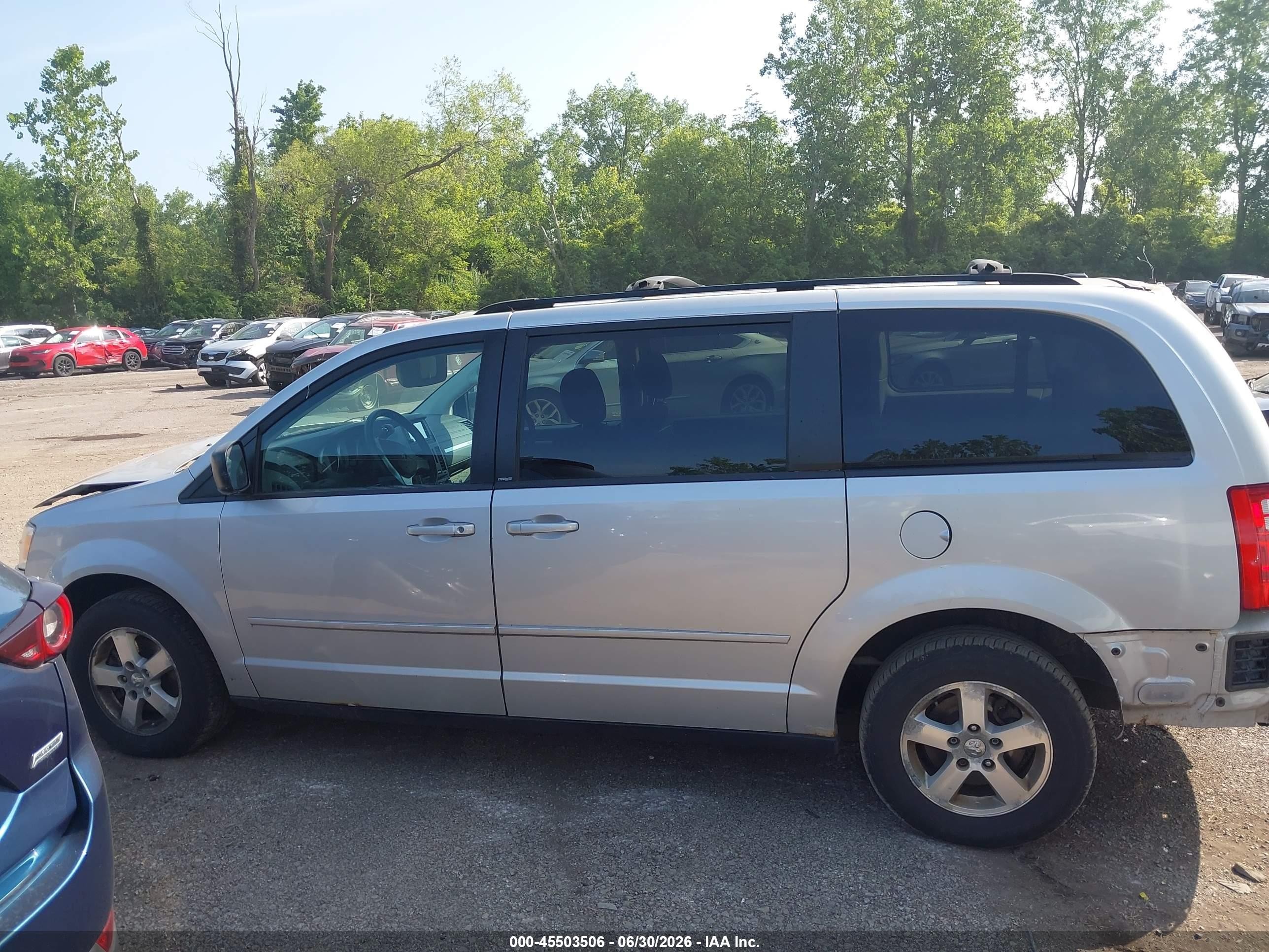 2009 Dodge Grand Caravan Se Silver vin: 2D8HN44E29R638515