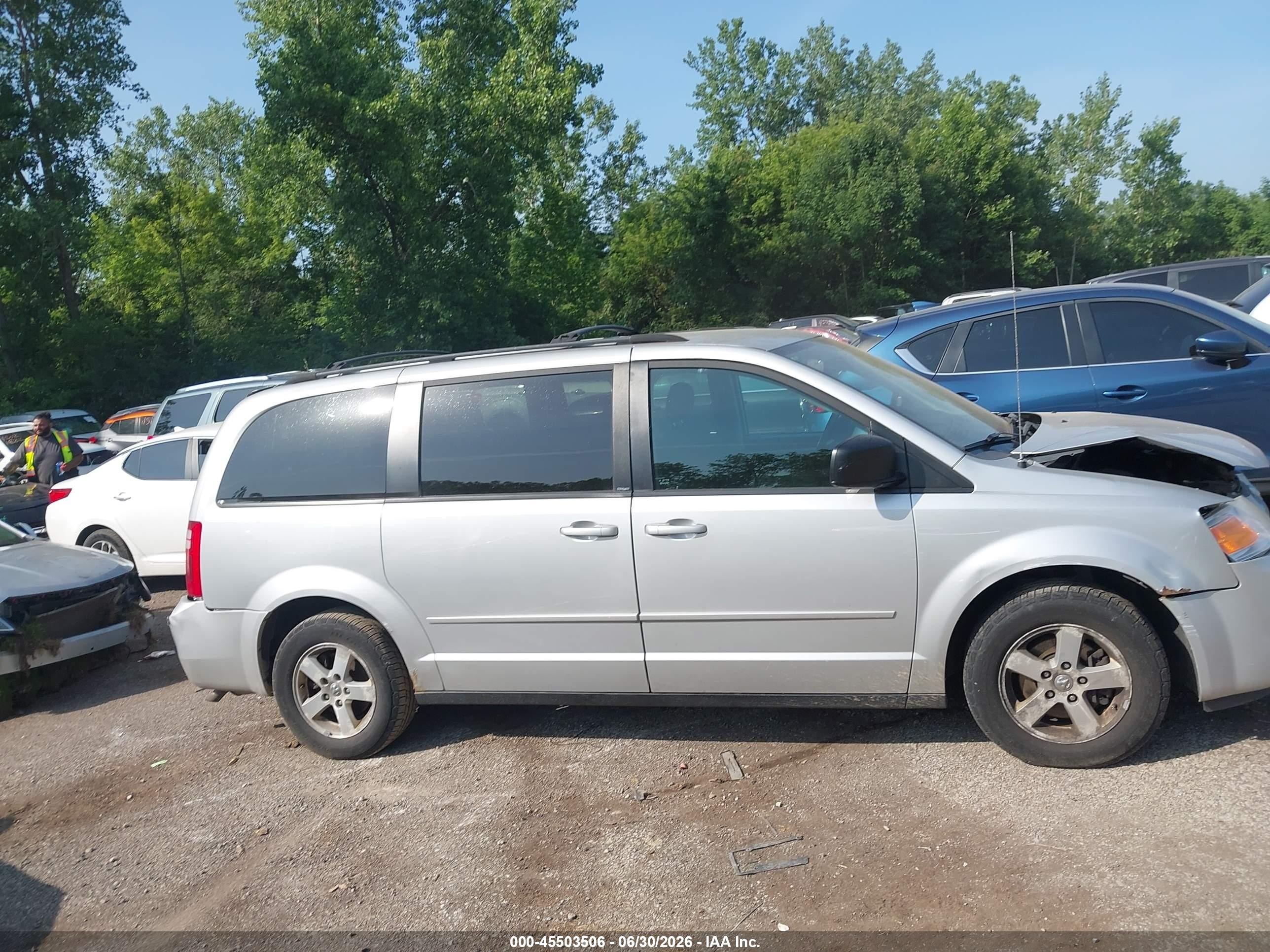 2009 Dodge Grand Caravan Se Silver vin: 2D8HN44E29R638515