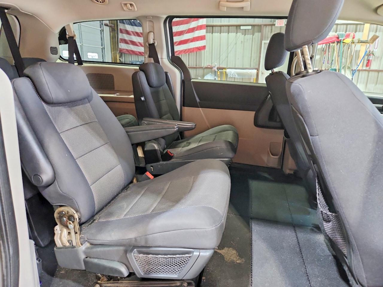 2009 Dodge Grand Caravan Se Silver vin: 2D8HN44E29R658750