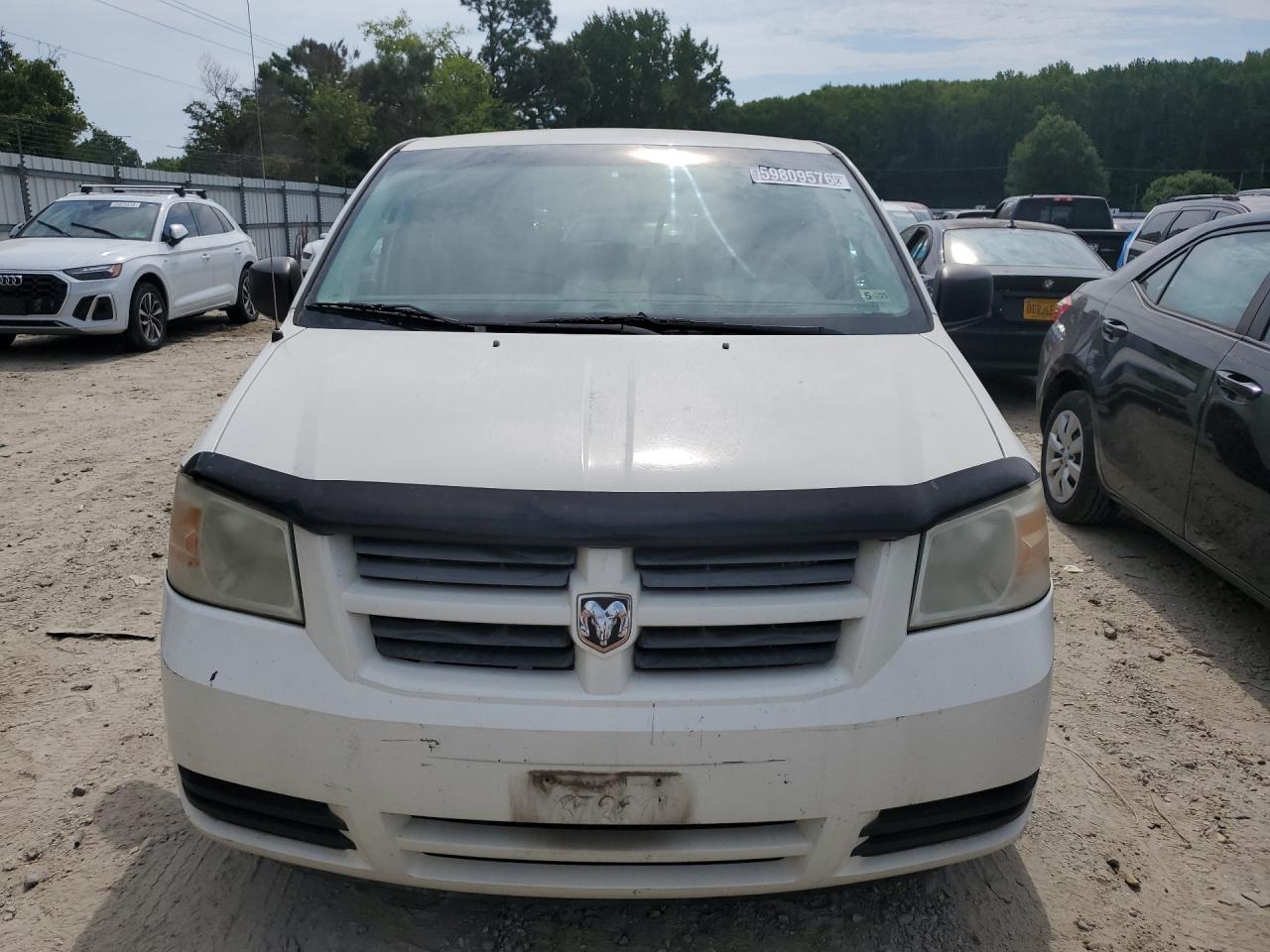 2009 Dodge Grand Caravan Se White vin: 2D8HN44E39R693264 Damage: Front Bumper, Multiple Scratches Heavy, 6