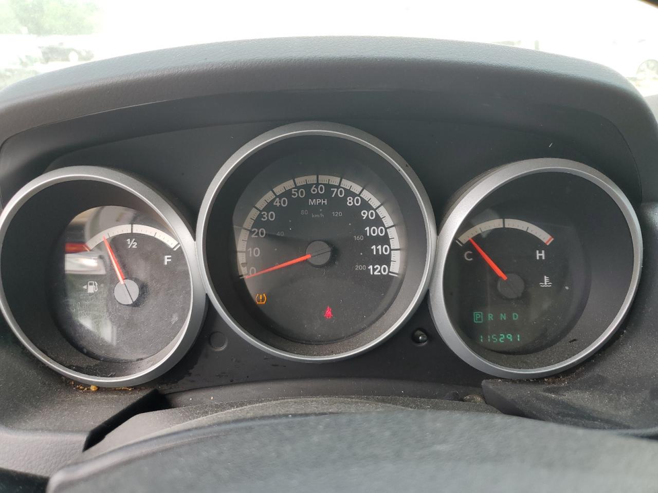 2009 Dodge Grand Caravan Se White vin: 2D8HN44E39R693264 Damage: Warning - Tire Pressure, On, Unacceptable