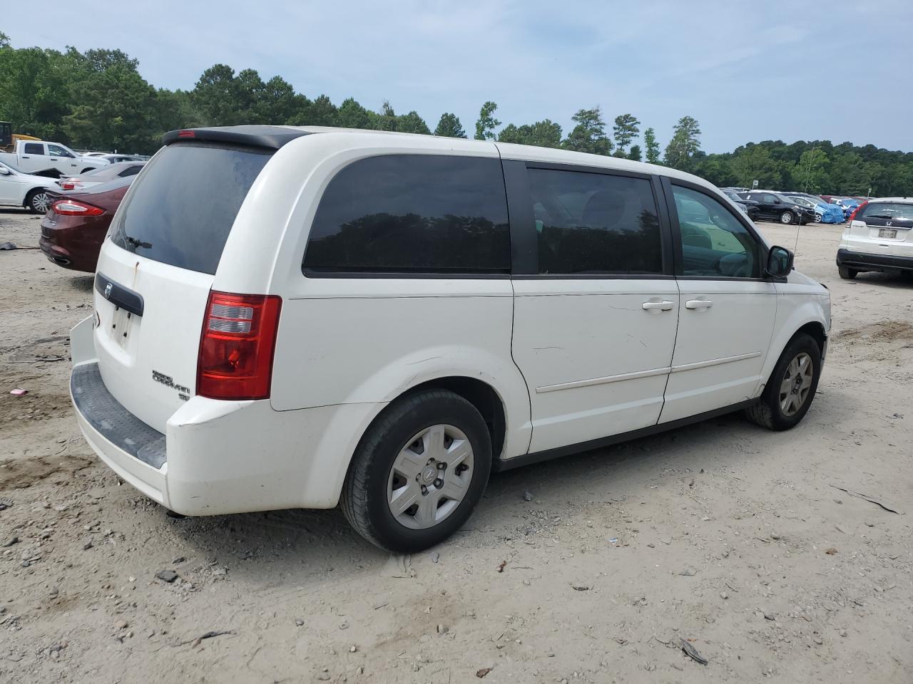 2009 Dodge Grand Caravan Se White vin: 2D8HN44E39R693264 Damage: Right Qtr Panel, Multiple Dents/Paint Damage, 3