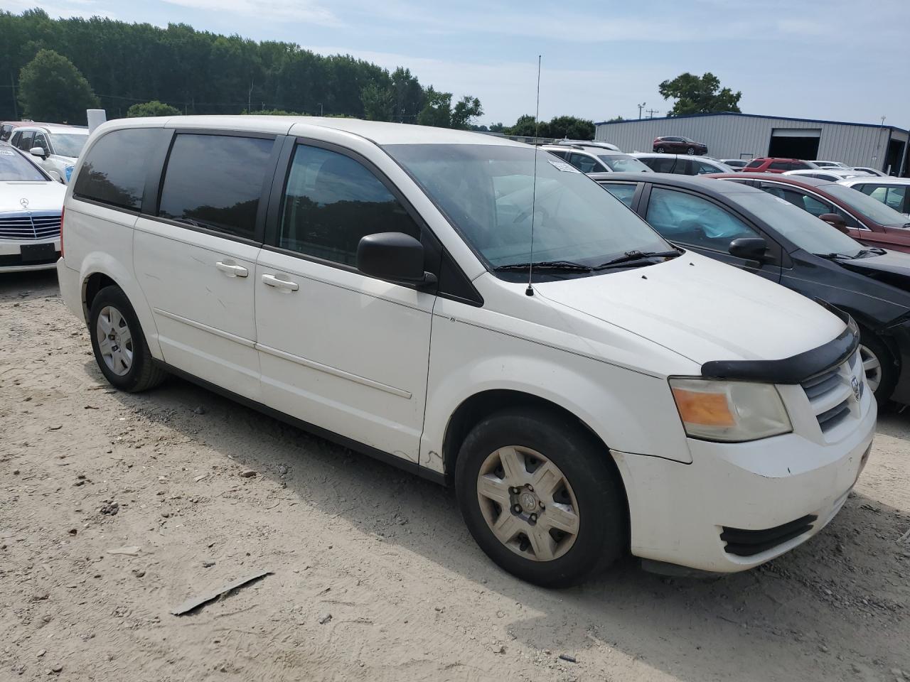 2009 Dodge Grand Caravan Se White vin: 2D8HN44E39R693264 Damage: Right Front Door, Multiple Scratches Heavy, 2