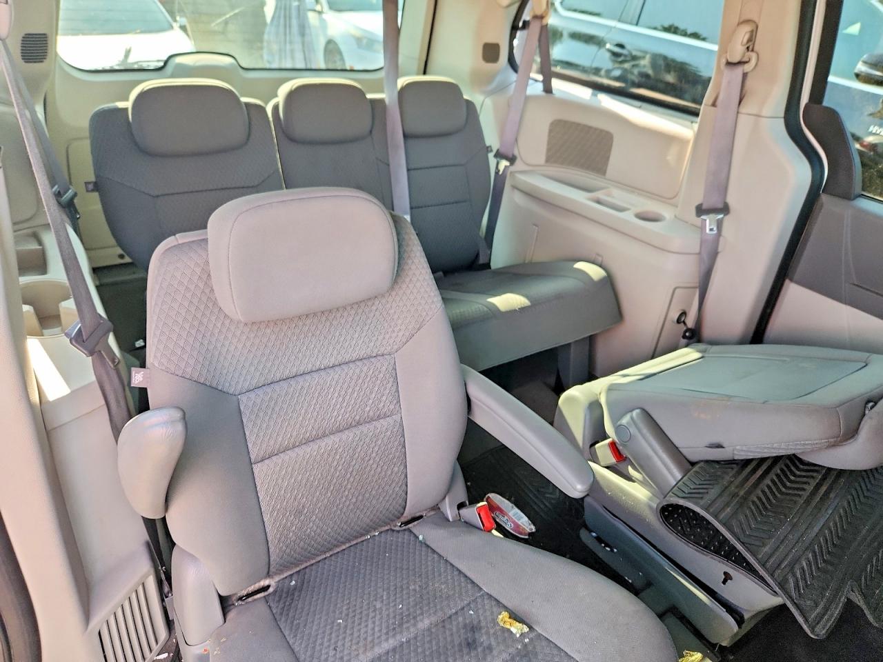 2009 Dodge Grand Caravan Se Silver vin: 2D8HN44E39R695256