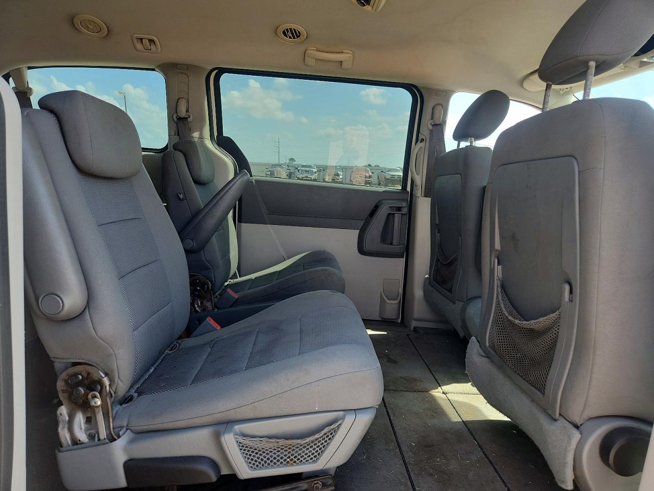 2009 Dodge Grand Caravan Se White vin: 2D8HN44E59R658838