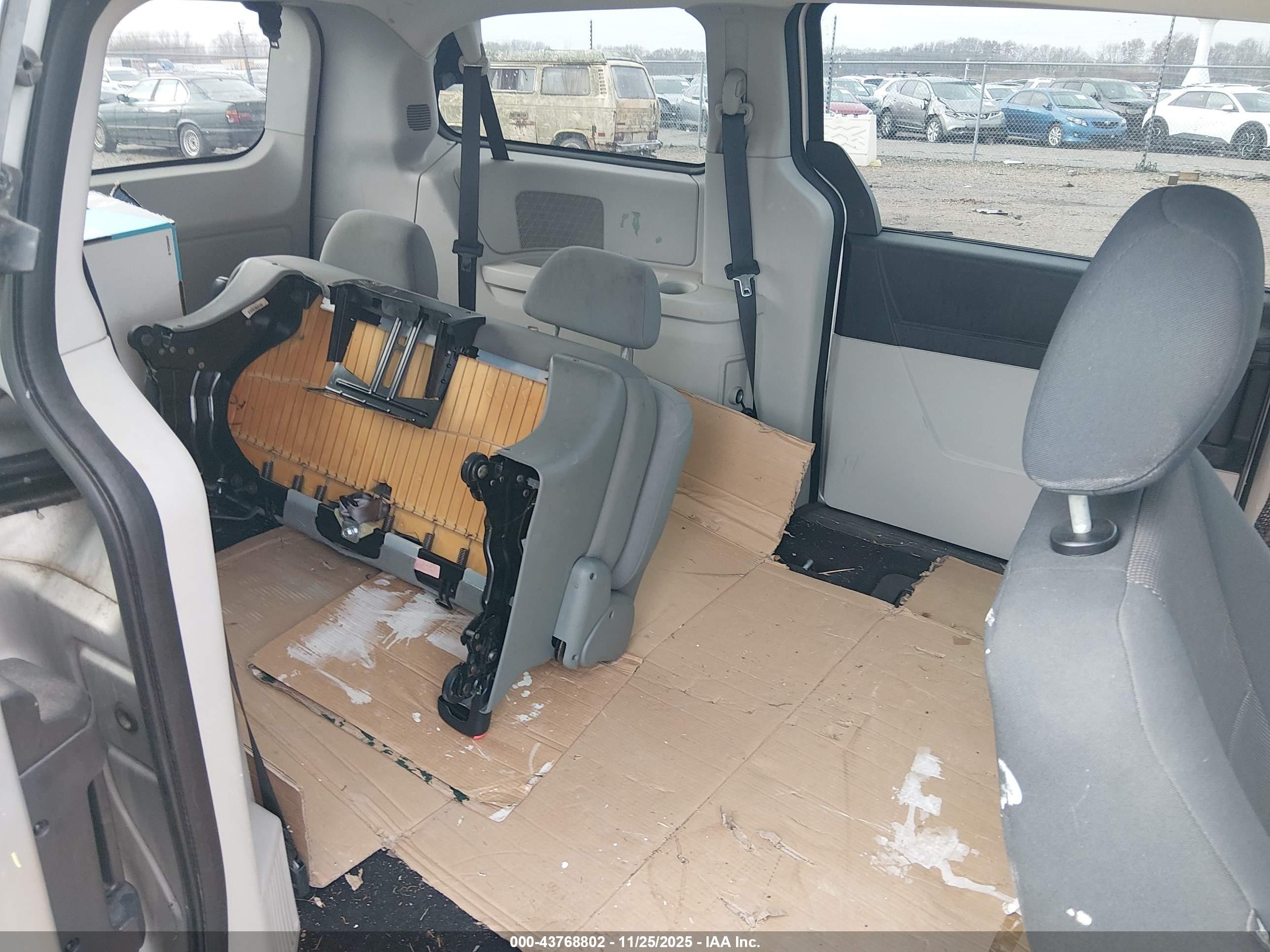 2009 Dodge Grand Caravan Se Silver vin: 2D8HN44E59R683447