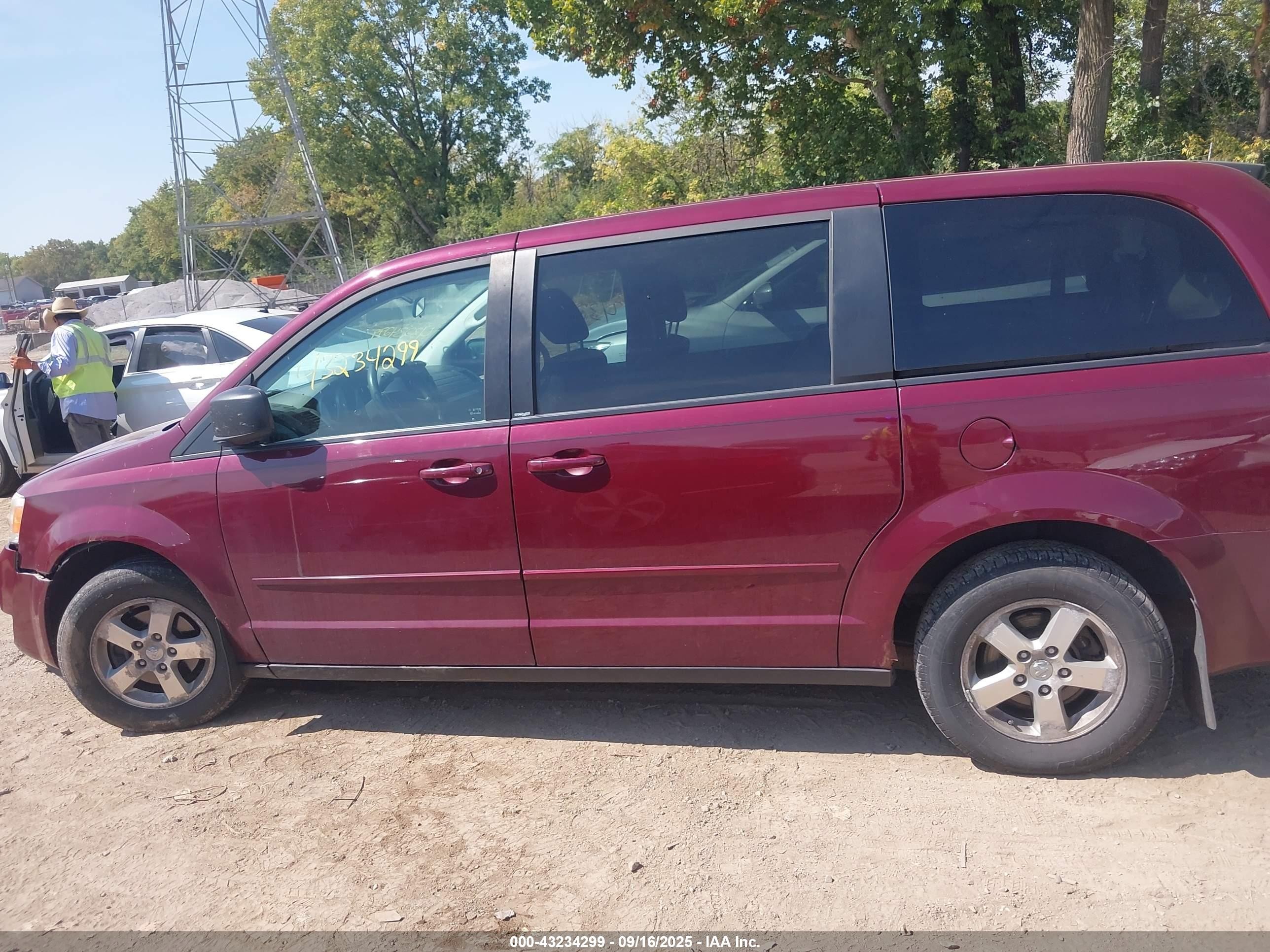 2009 Dodge Grand Caravan Se Red vin: 2D8HN44E89R630838