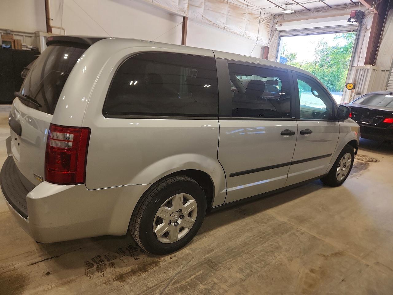 2008 Dodge Grand Caravan Se Silver vin: 2D8HN44H08R720672