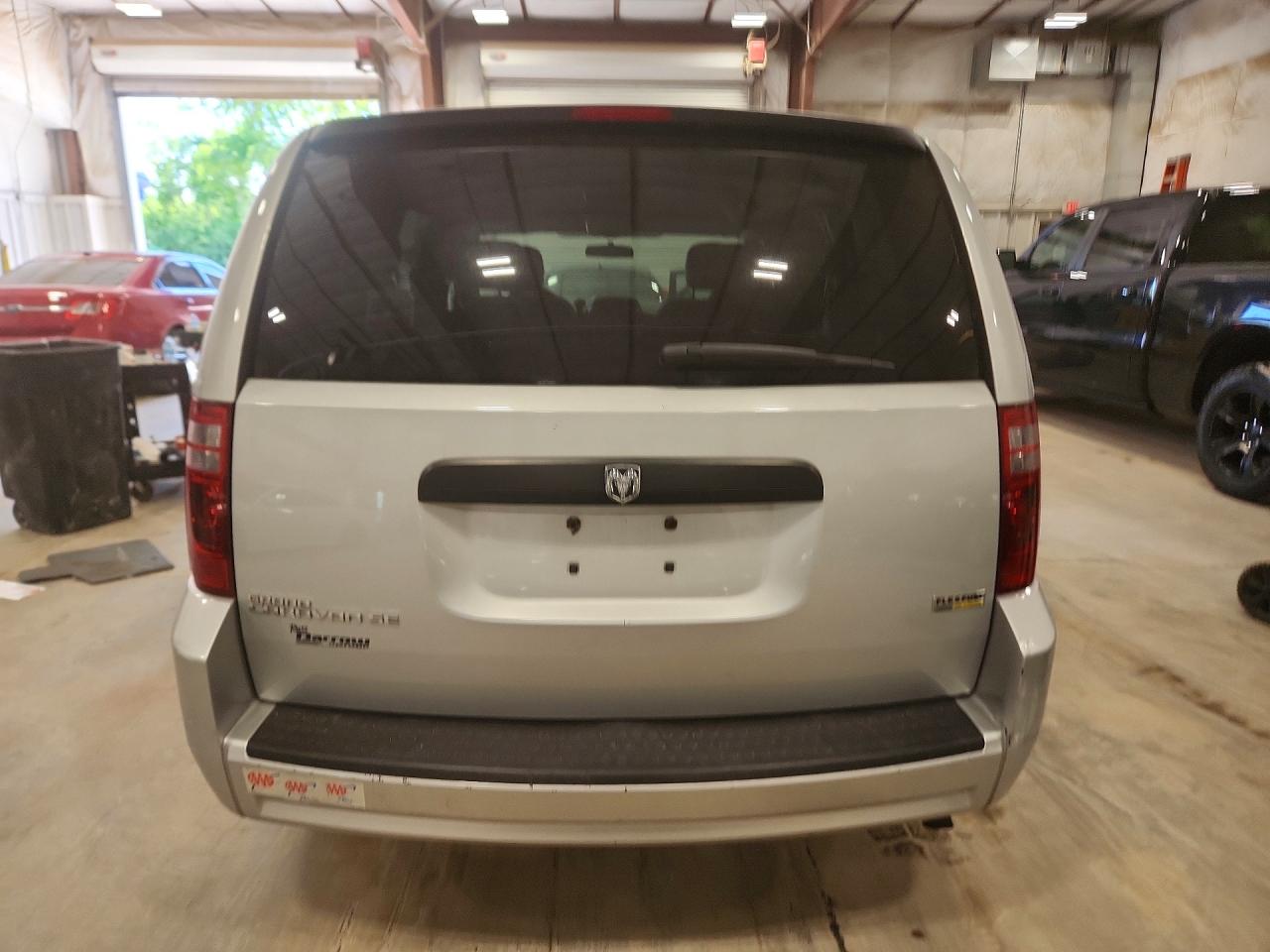 2008 Dodge Grand Caravan Se Silver vin: 2D8HN44H08R720672