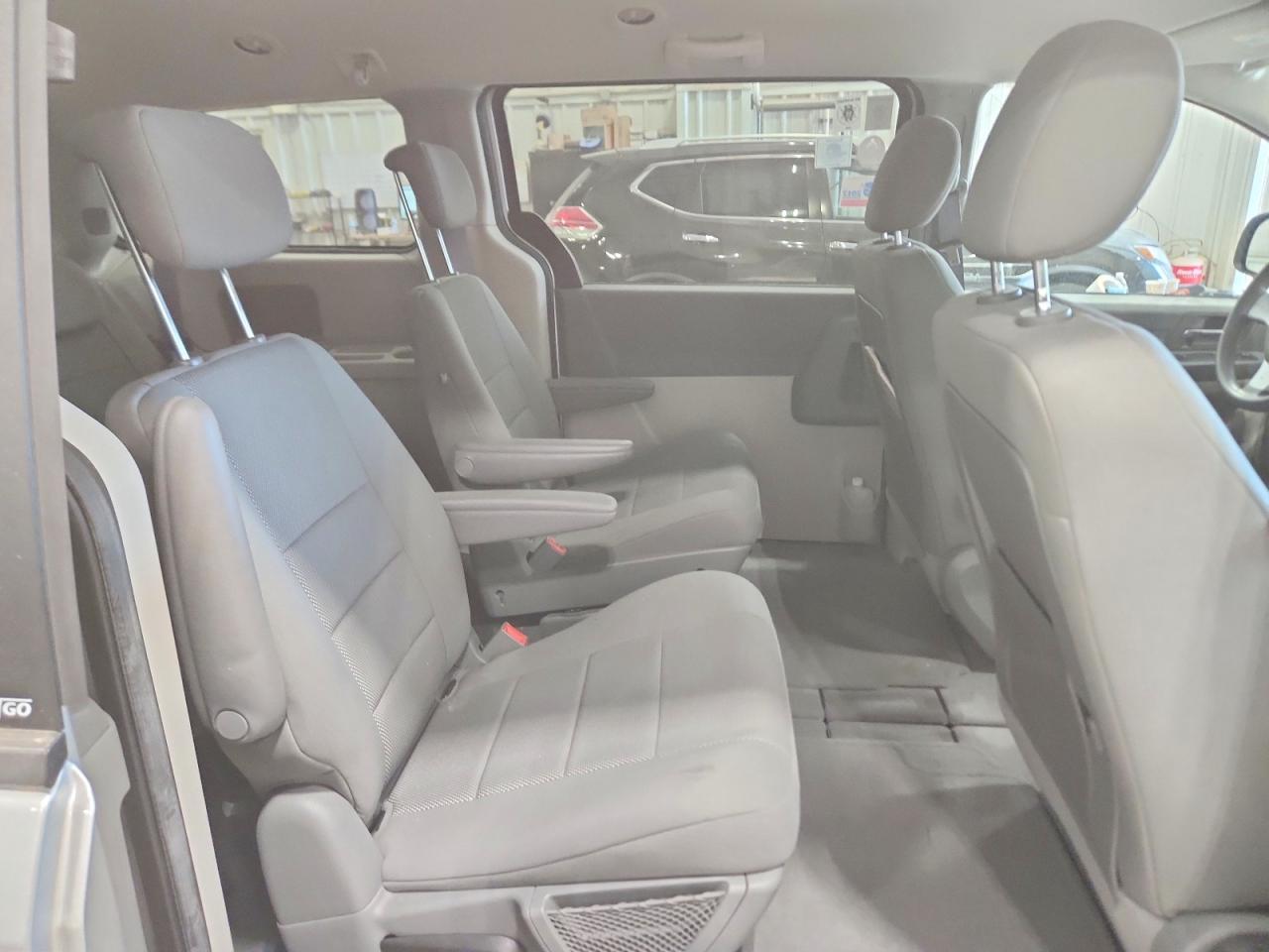 2008 Dodge Grand Caravan Se Silver vin: 2D8HN44H08R720672