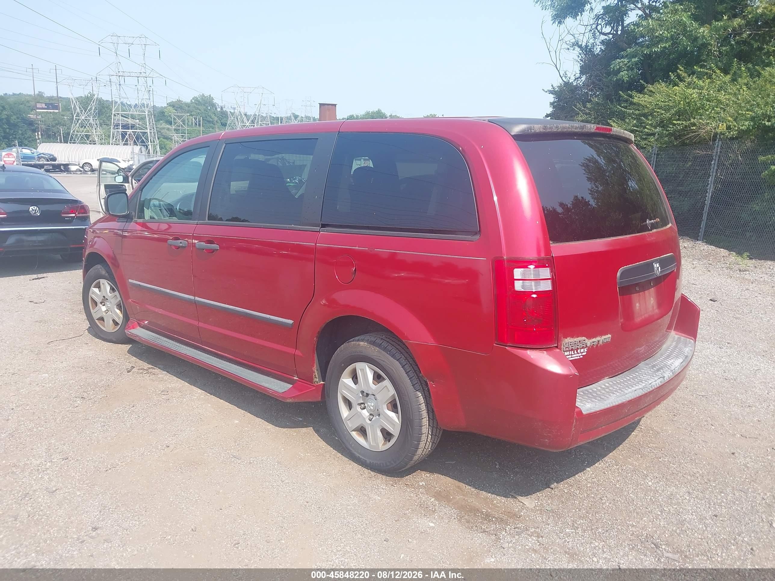 2008 Dodge Grand Caravan Se Красный vin: 2D8HN44H28R113950
