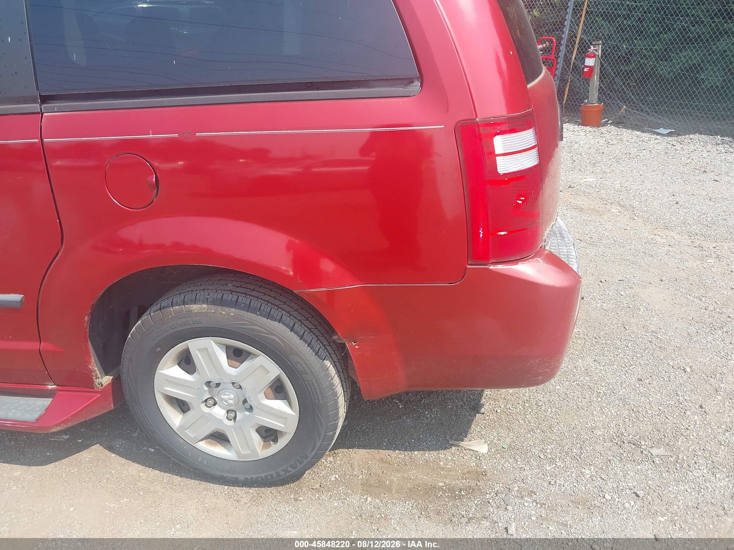 2008 Dodge Grand Caravan Se Красный vin: 2D8HN44H28R113950
