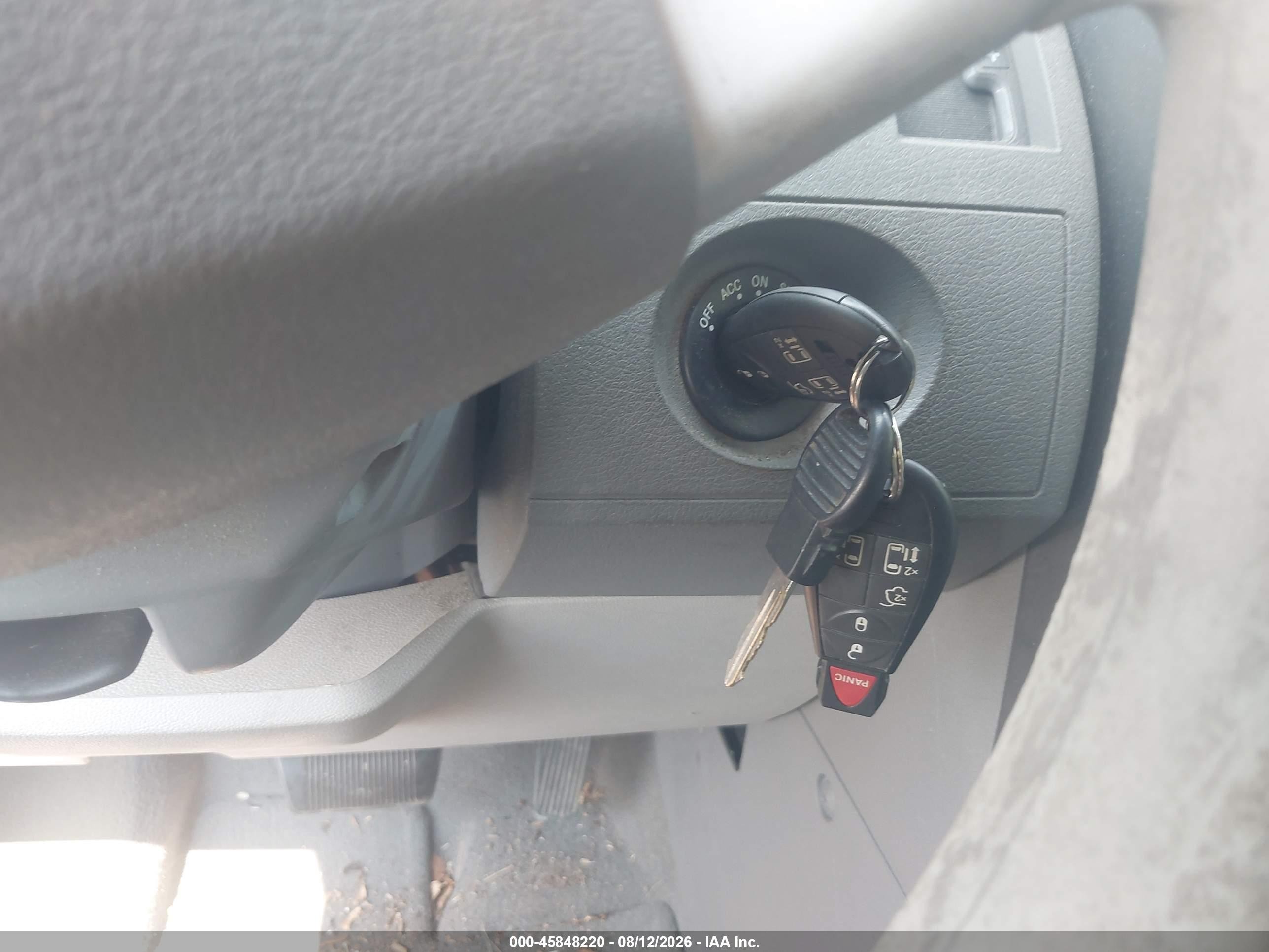 2008 Dodge Grand Caravan Se Красный vin: 2D8HN44H28R113950