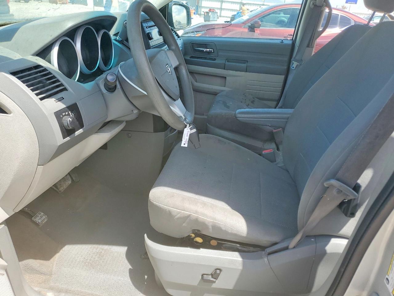 2008 Dodge Grand Caravan Silver vin: 2D8HN44H28R772742