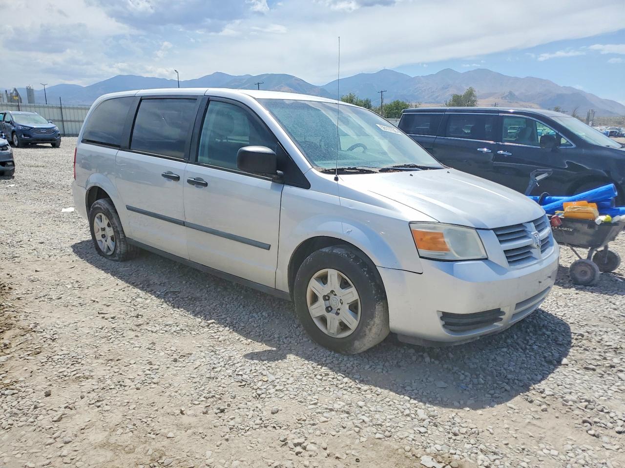 2008 Dodge Grand Caravan Silver vin: 2D8HN44H28R772742
