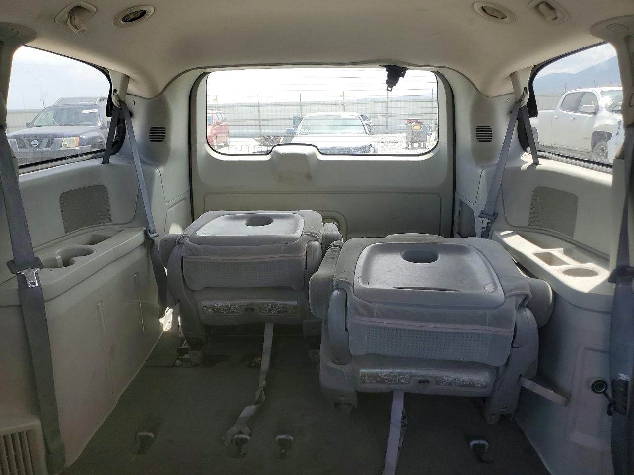 2008 Dodge Grand Caravan Silver vin: 2D8HN44H28R772742
