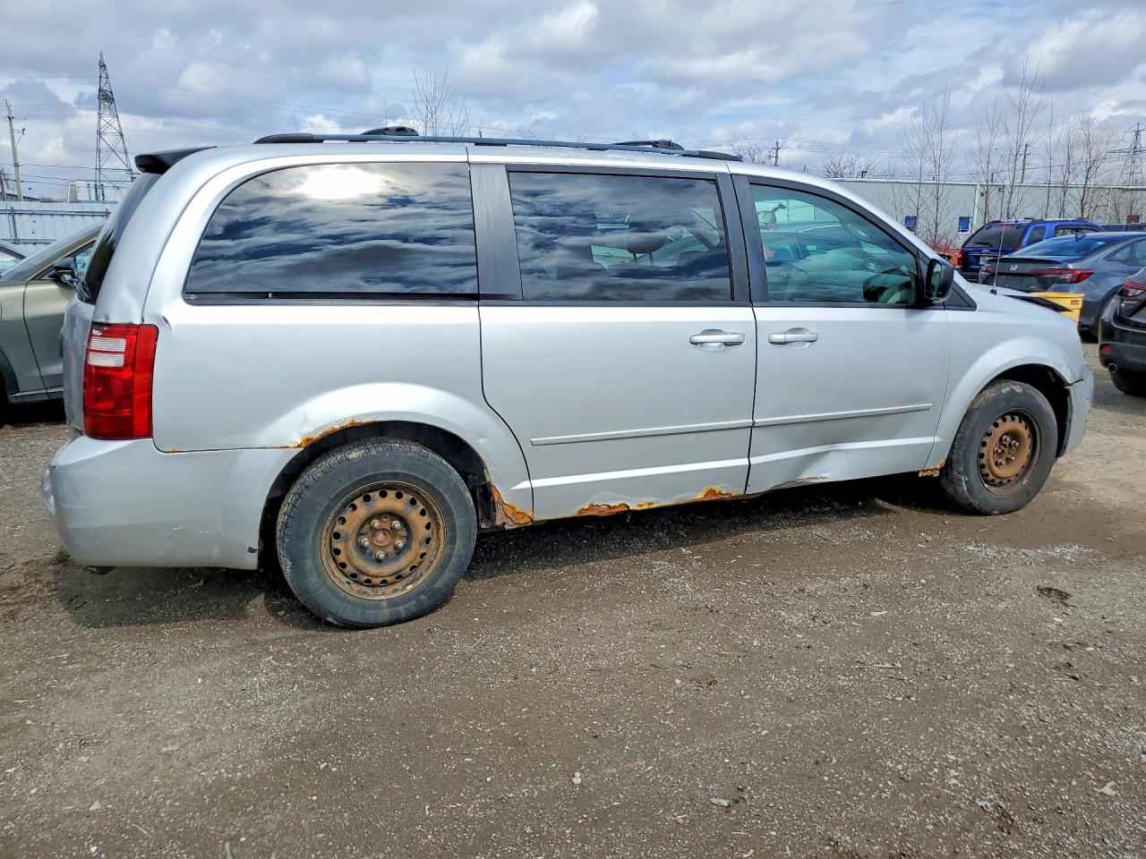2008 Dodge Grand Caravan Se Серебряный vin: 2D8HN44HX8R152320