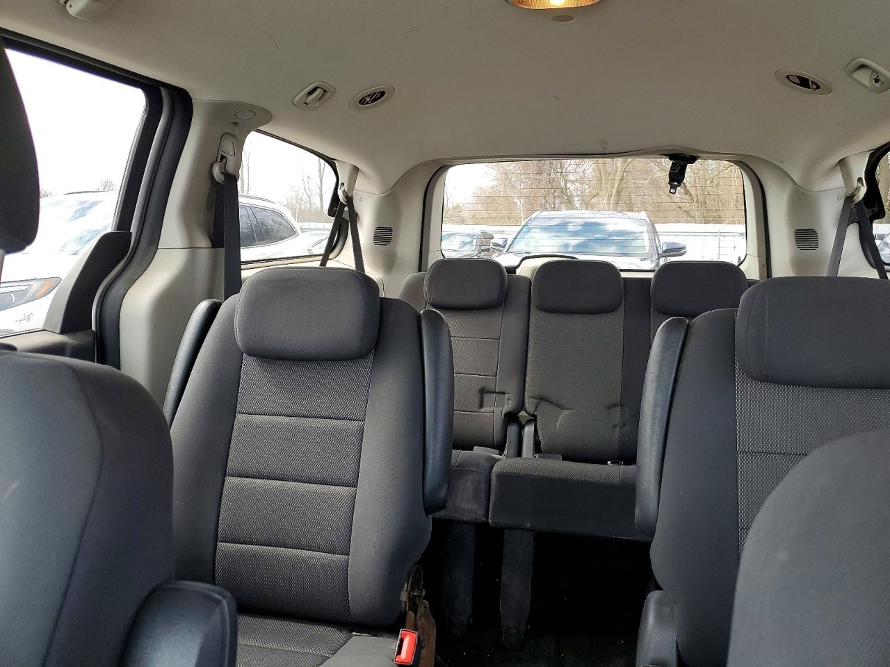 2008 Dodge Grand Caravan Se Серебряный vin: 2D8HN44HX8R152320