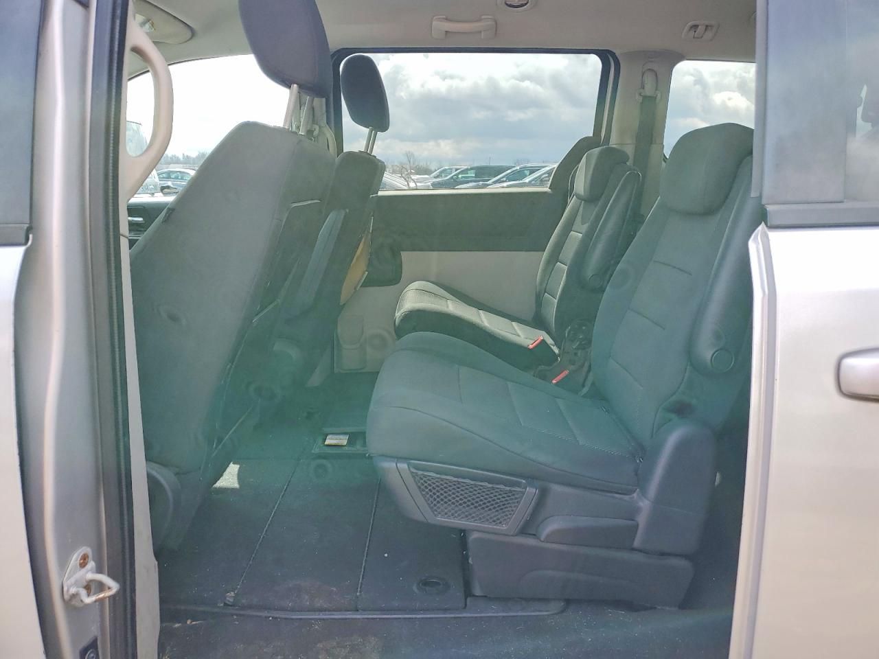 2008 Dodge Grand Caravan Se Серебряный vin: 2D8HN44HX8R152320