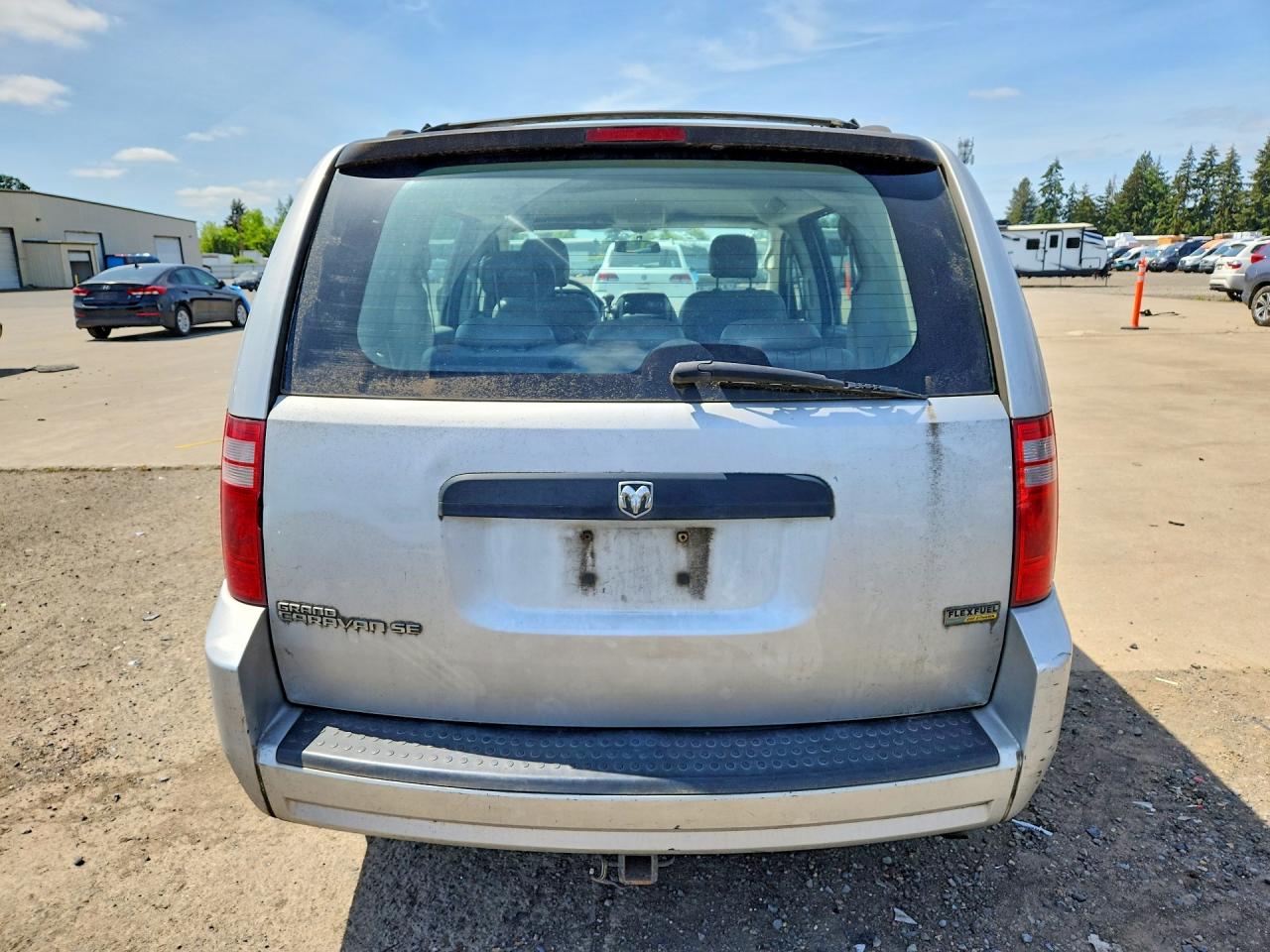 2008 Dodge Grand Caravn Silver vin: 2D8HN44HX8R702440
