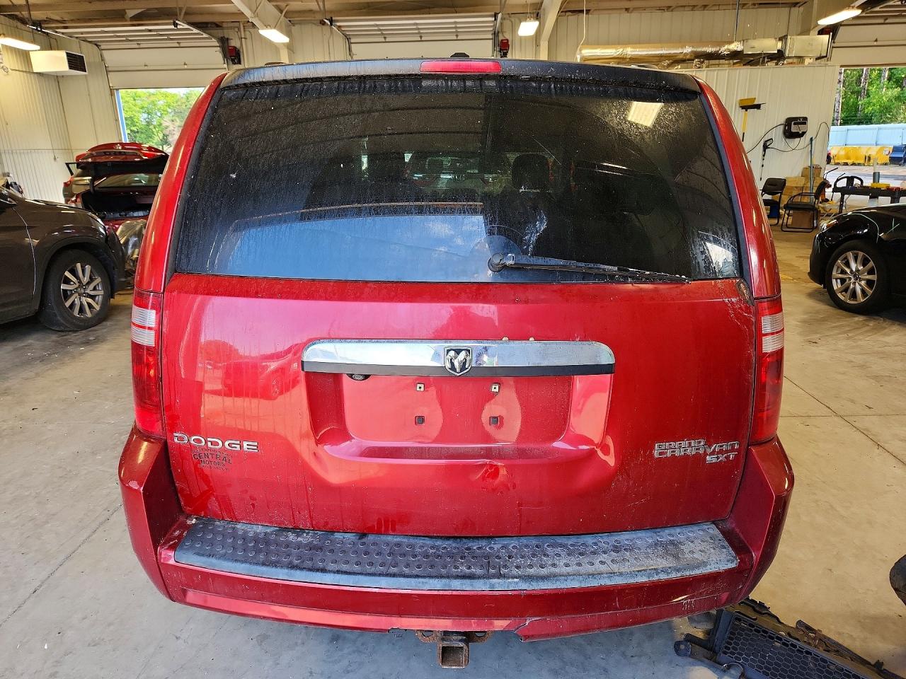 2009 Dodge Grand Caravan Sxt Red vin: 2D8HN54139R581423