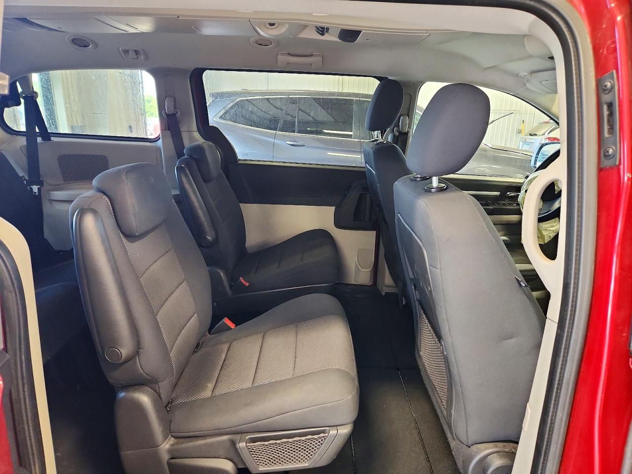 2009 Dodge Grand Caravan Sxt Red vin: 2D8HN54139R581423