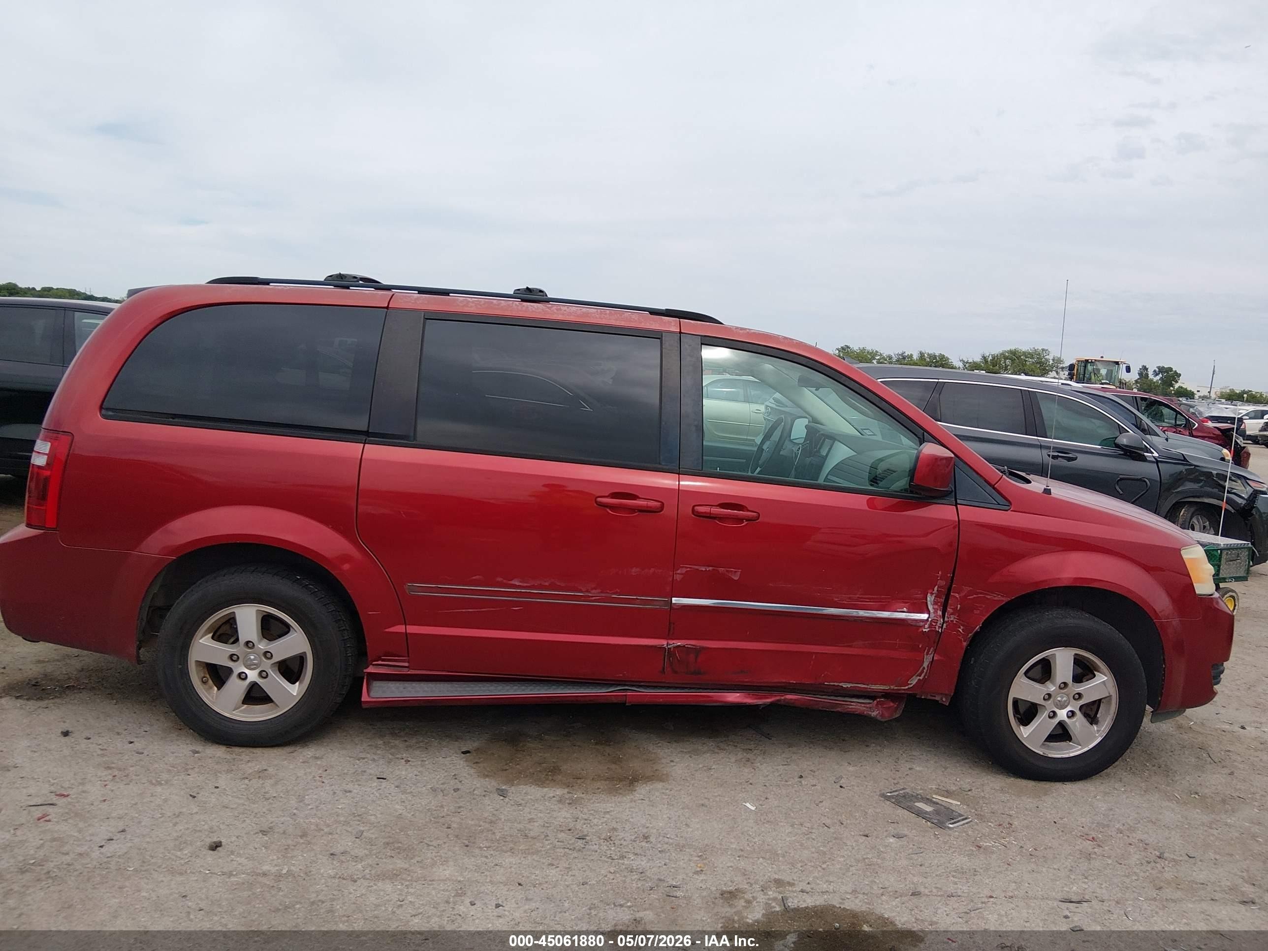 2009 Dodge Grand Caravan Sxt Red vin: 2D8HN54169R519207