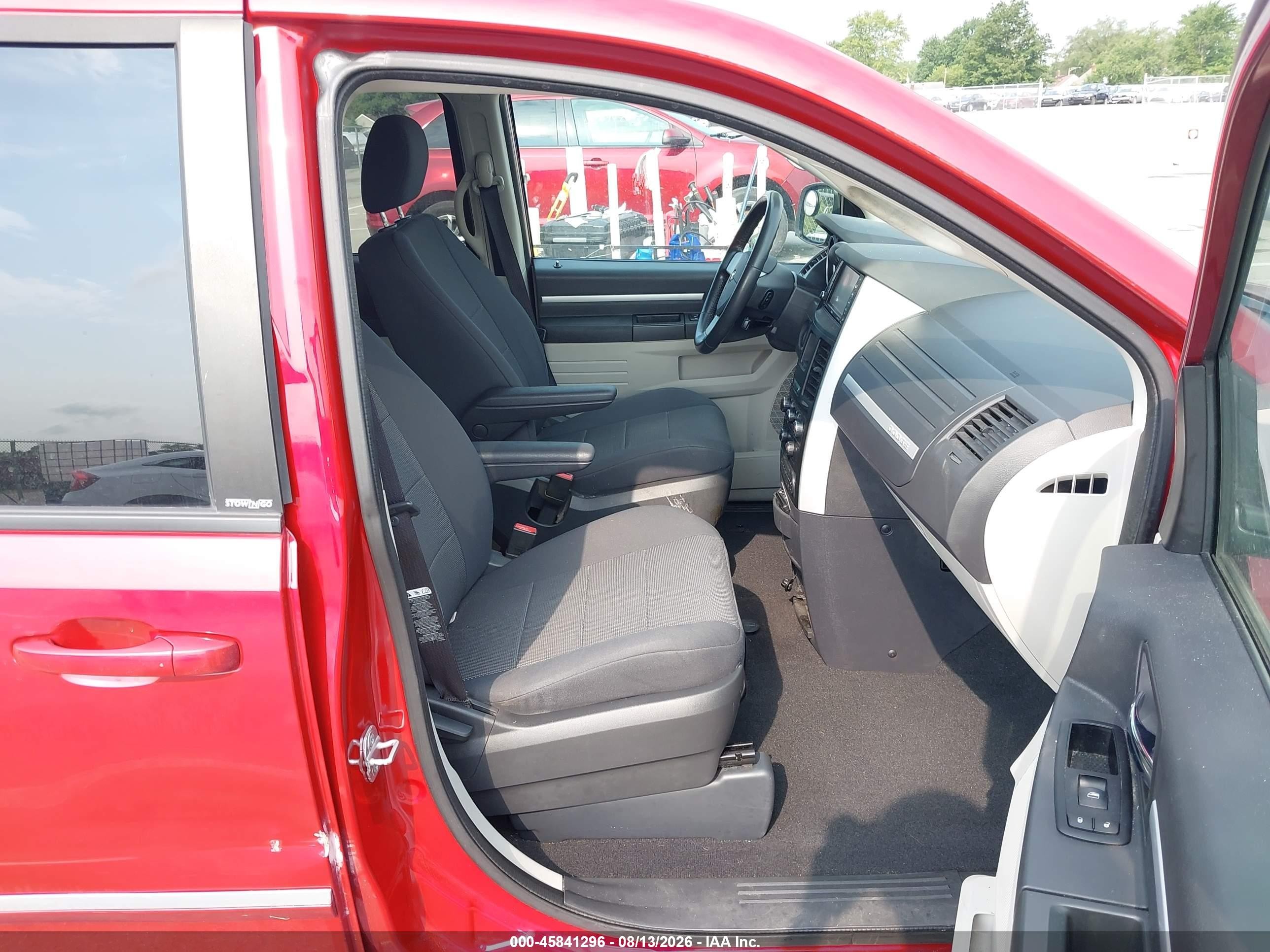 2008 Dodge Grand Caravan Sxt Red vin: 2D8HN54P08R752373