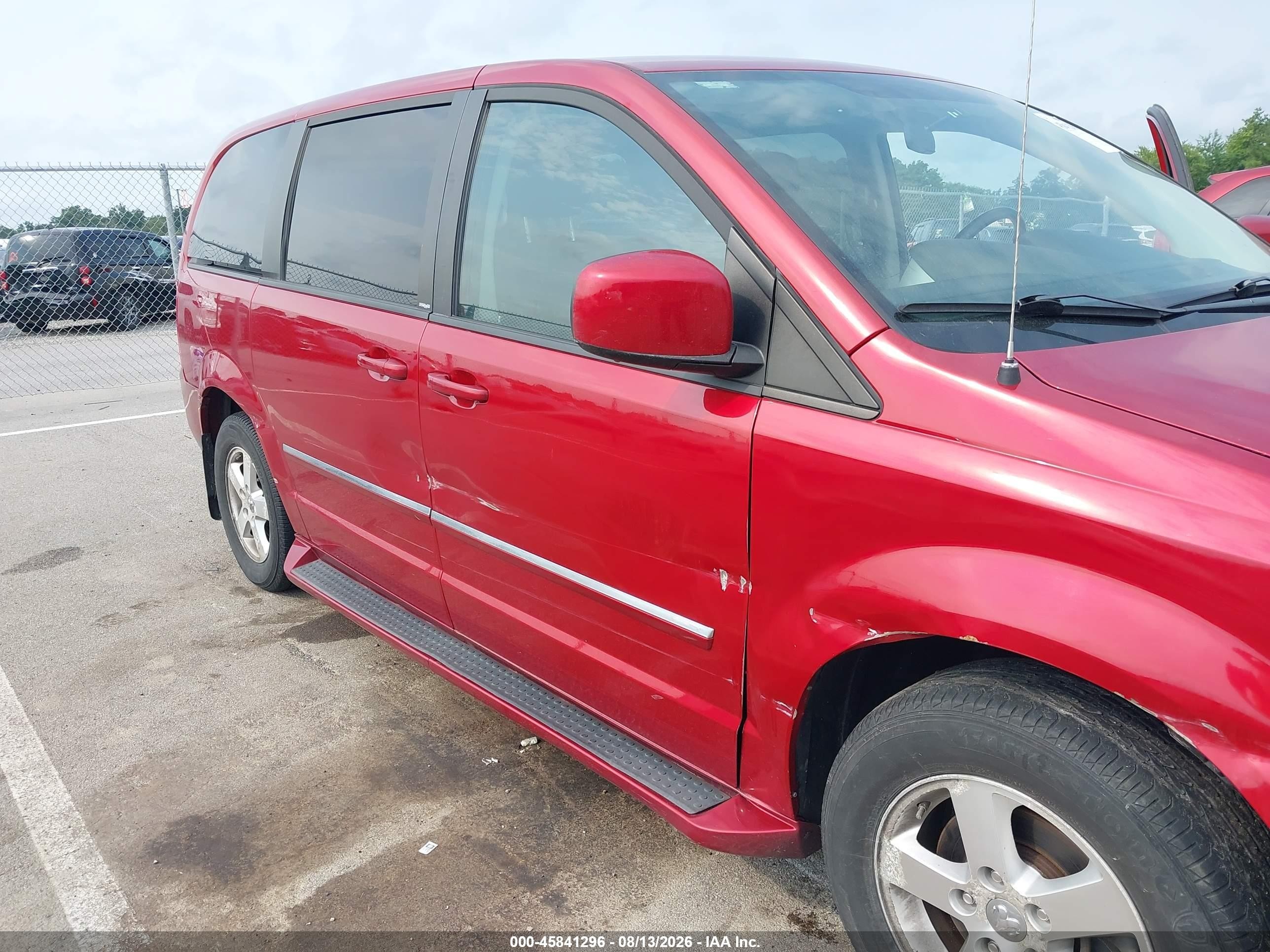 2008 Dodge Grand Caravan Sxt Red vin: 2D8HN54P08R752373