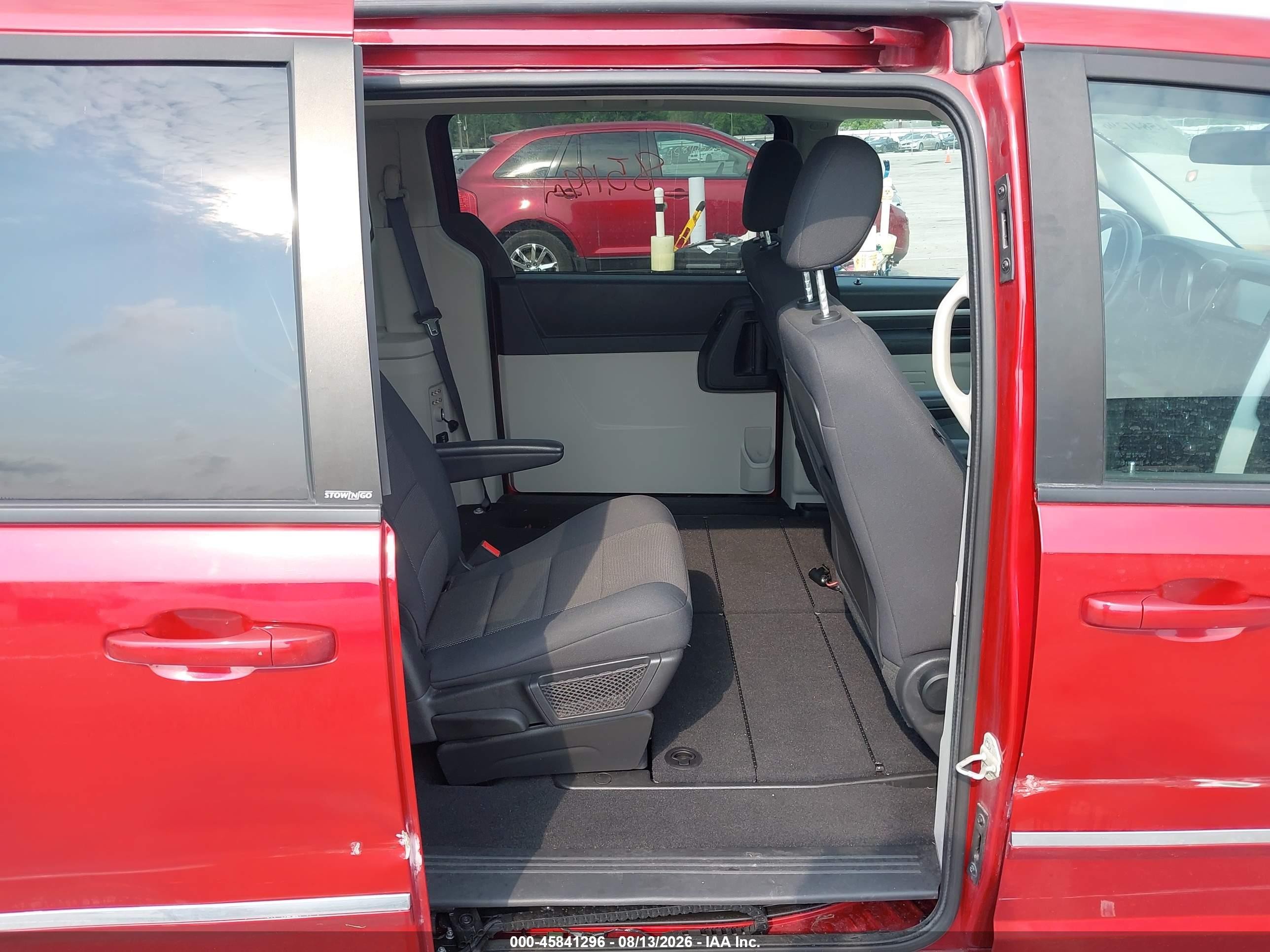 2008 Dodge Grand Caravan Sxt Red vin: 2D8HN54P08R752373
