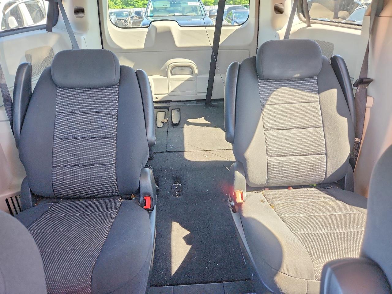 2008 Dodge Grand Caravan Le Black vin: 2D8HN54P08R761171