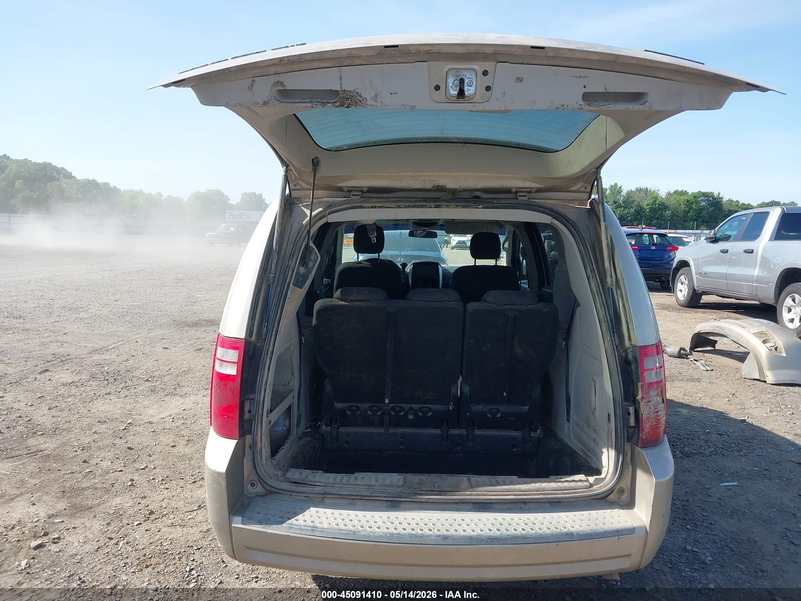2008 Dodge Grand Caravan Sxt Gold vin: 2D8HN54P18R707149