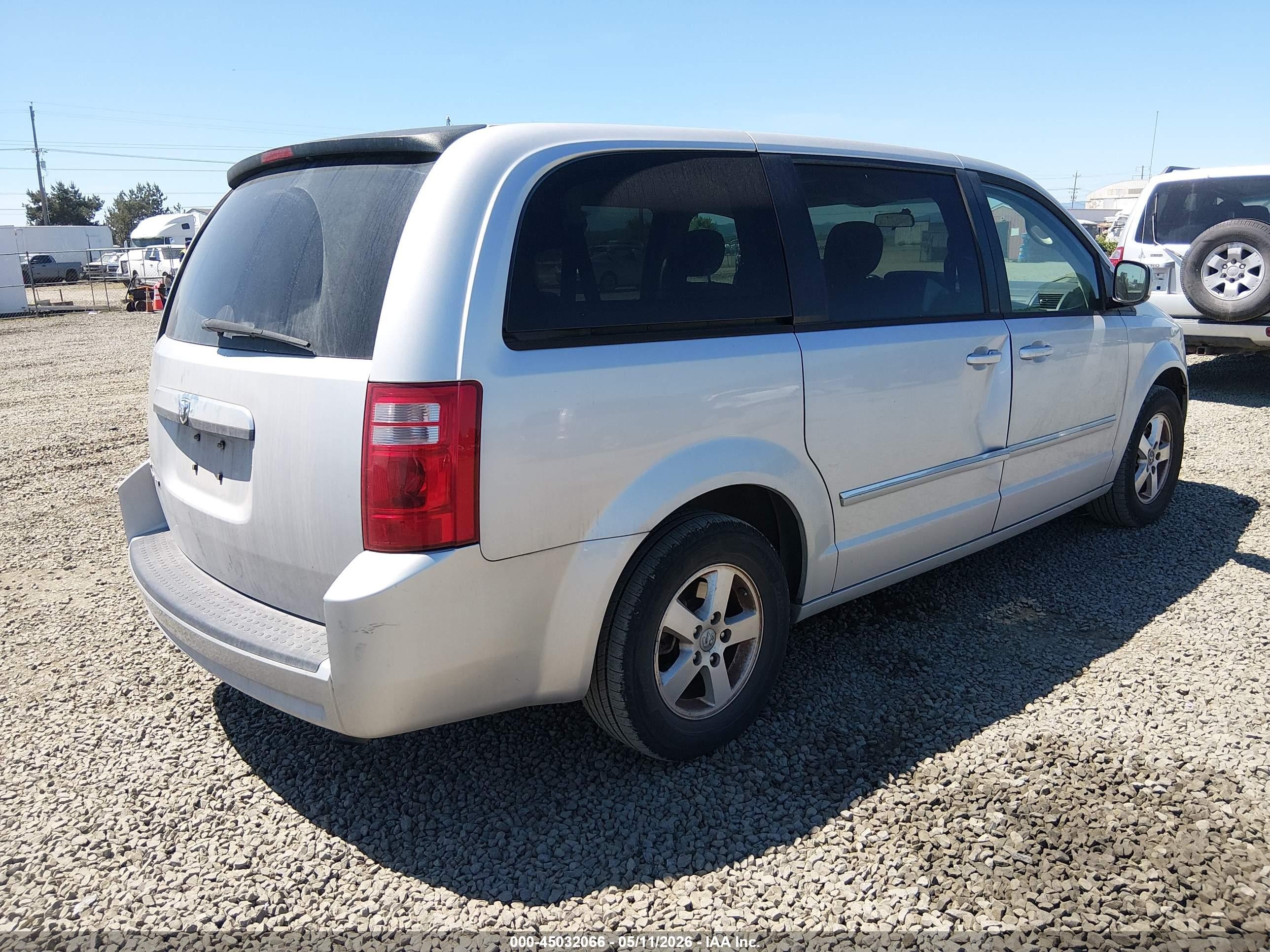 2008 Dodge Grand Caravan Sxt Silver vin: 2D8HN54P28R742119