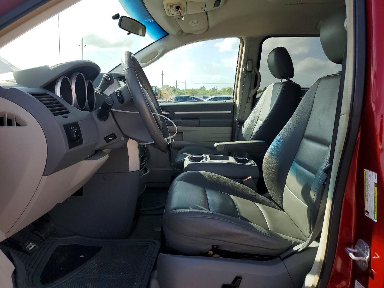 2008 Dodge Grand Caravan Sxt Red vin: 2D8HN54P28R840020