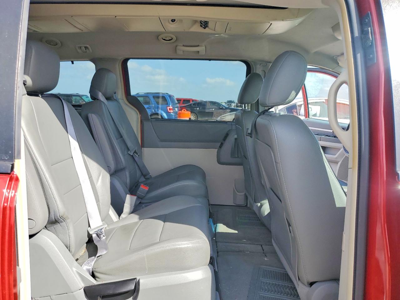 2008 Dodge Grand Caravan Sxt Red vin: 2D8HN54P28R840020