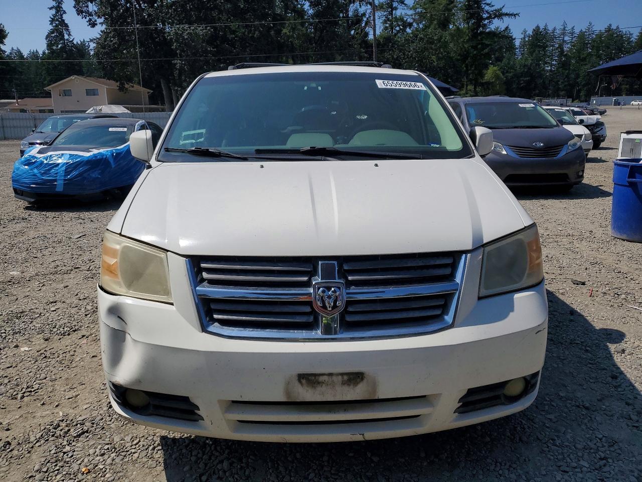 2008 Dodge Grand Caravan Sxt Белый vin: 2D8HN54P48R700499