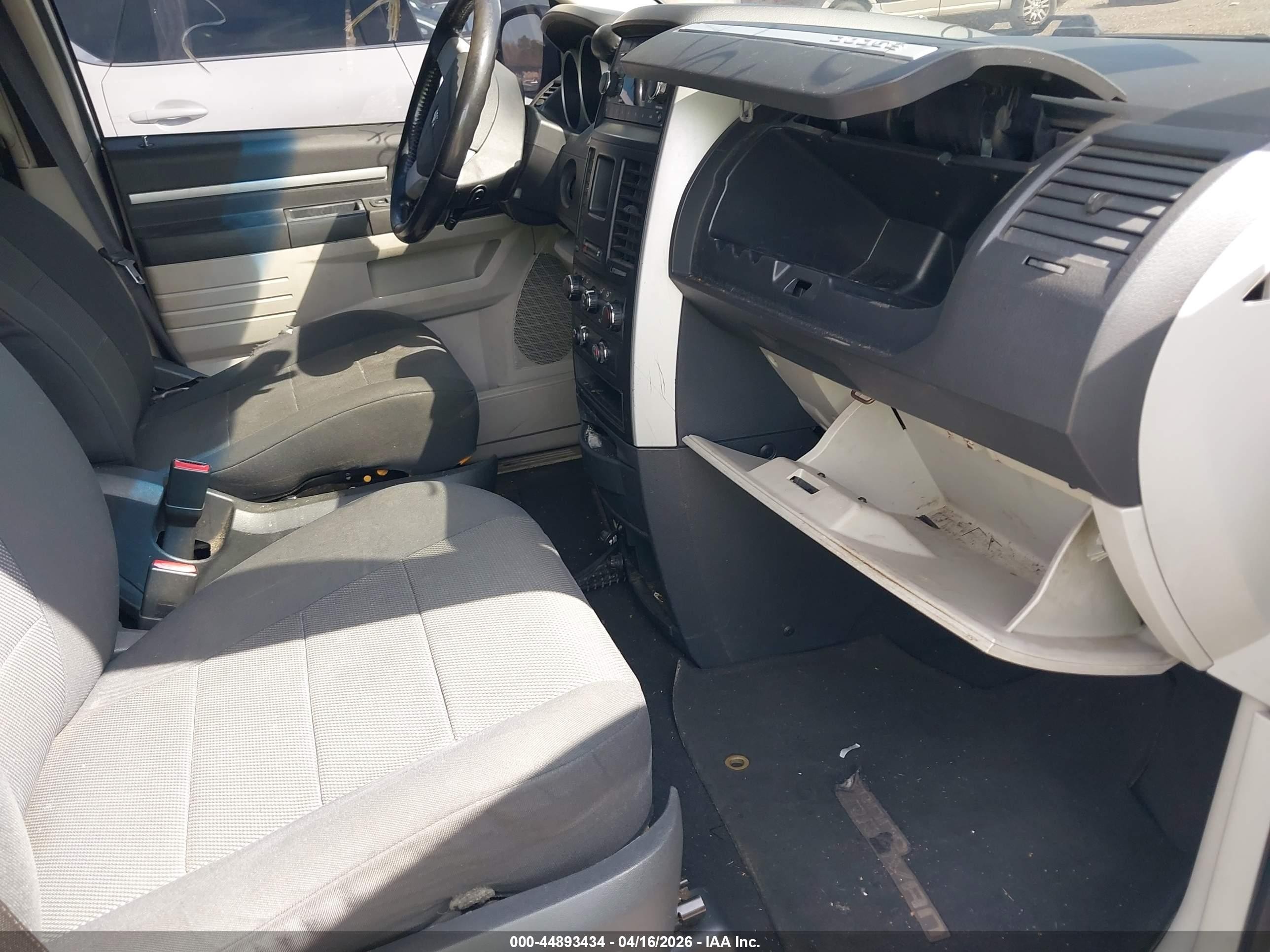 2008 Dodge Grand Caravan Sxt White vin: 2D8HN54P68R107176