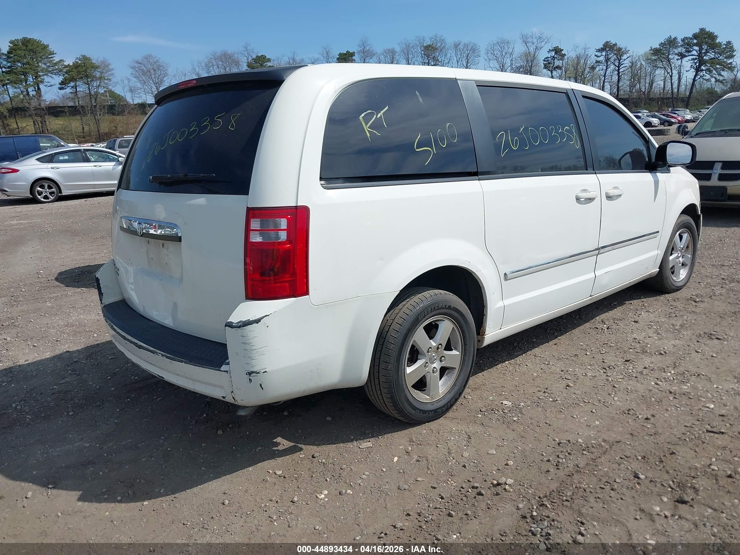 2008 Dodge Grand Caravan Sxt White vin: 2D8HN54P68R107176
