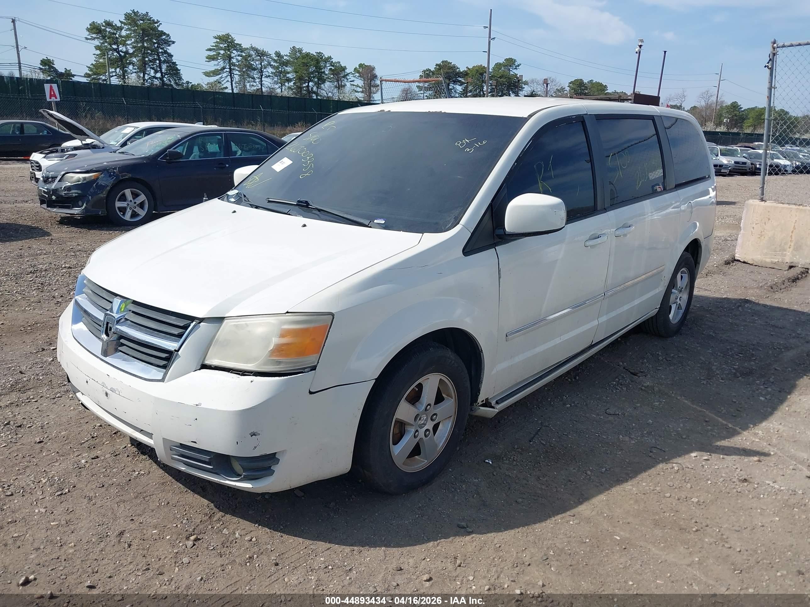 2008 Dodge Grand Caravan Sxt White vin: 2D8HN54P68R107176