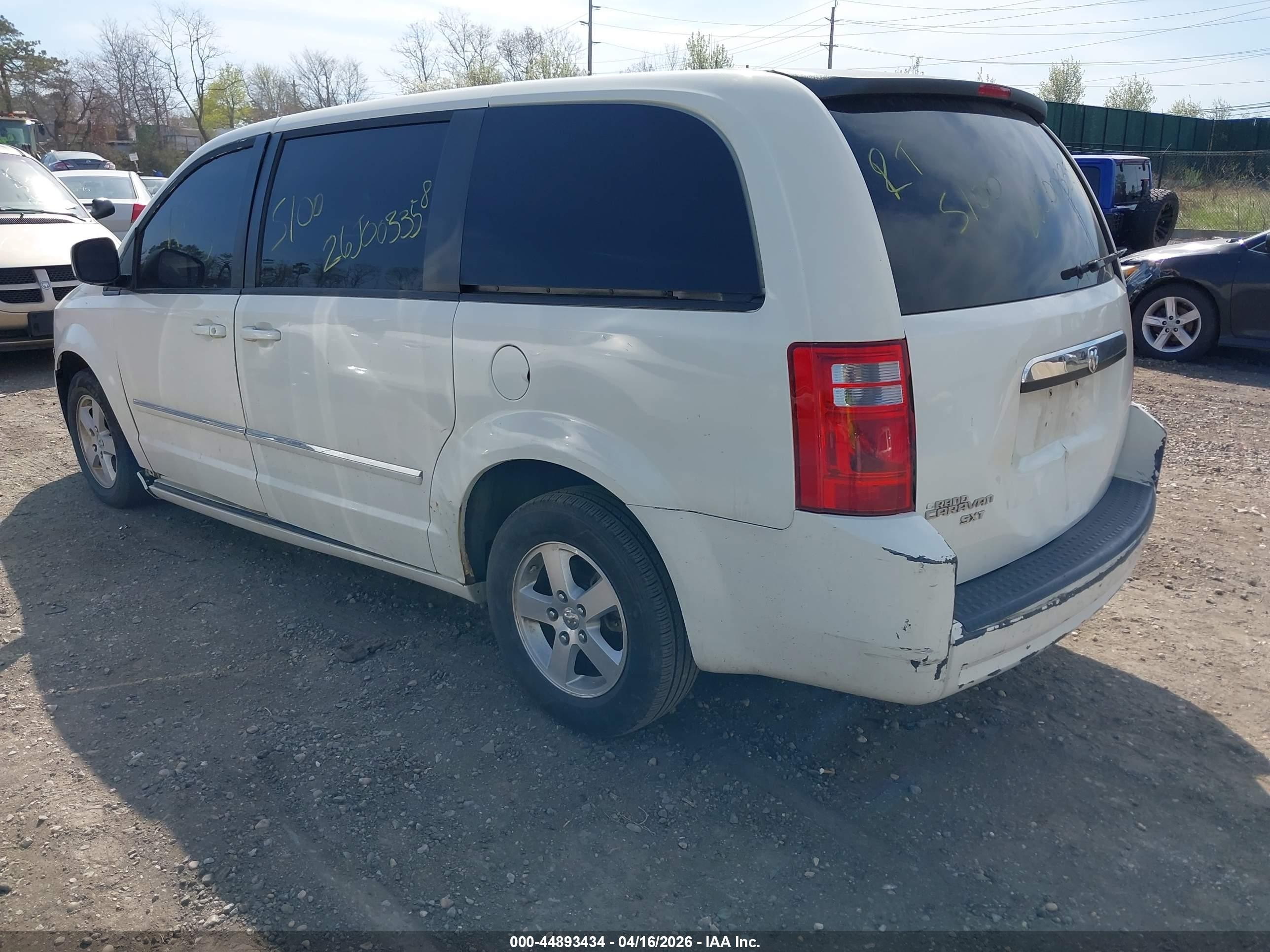 2008 Dodge Grand Caravan Sxt White vin: 2D8HN54P68R107176