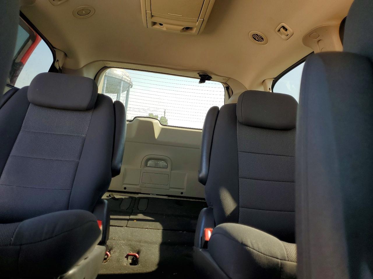 2008 Dodge Grand Caravan Sxt Maroon vin: 2D8HN54P68R107355