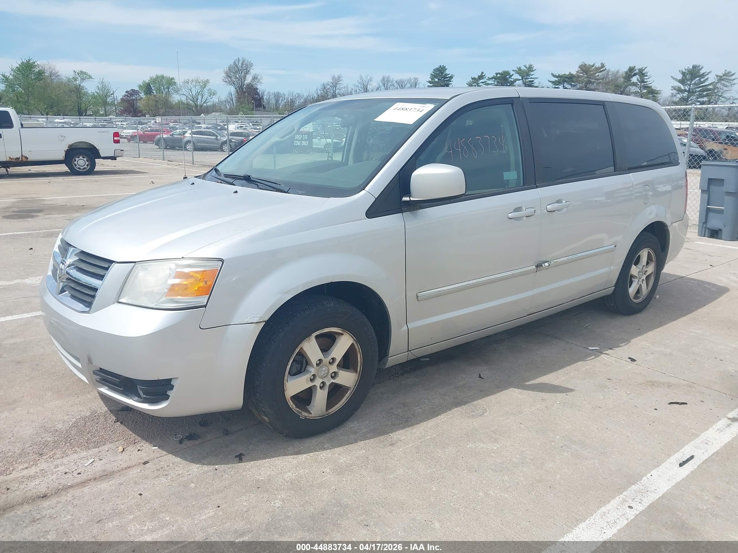 2008 Dodge Grand Caravan Sxt Silver vin: 2D8HN54P88R131933