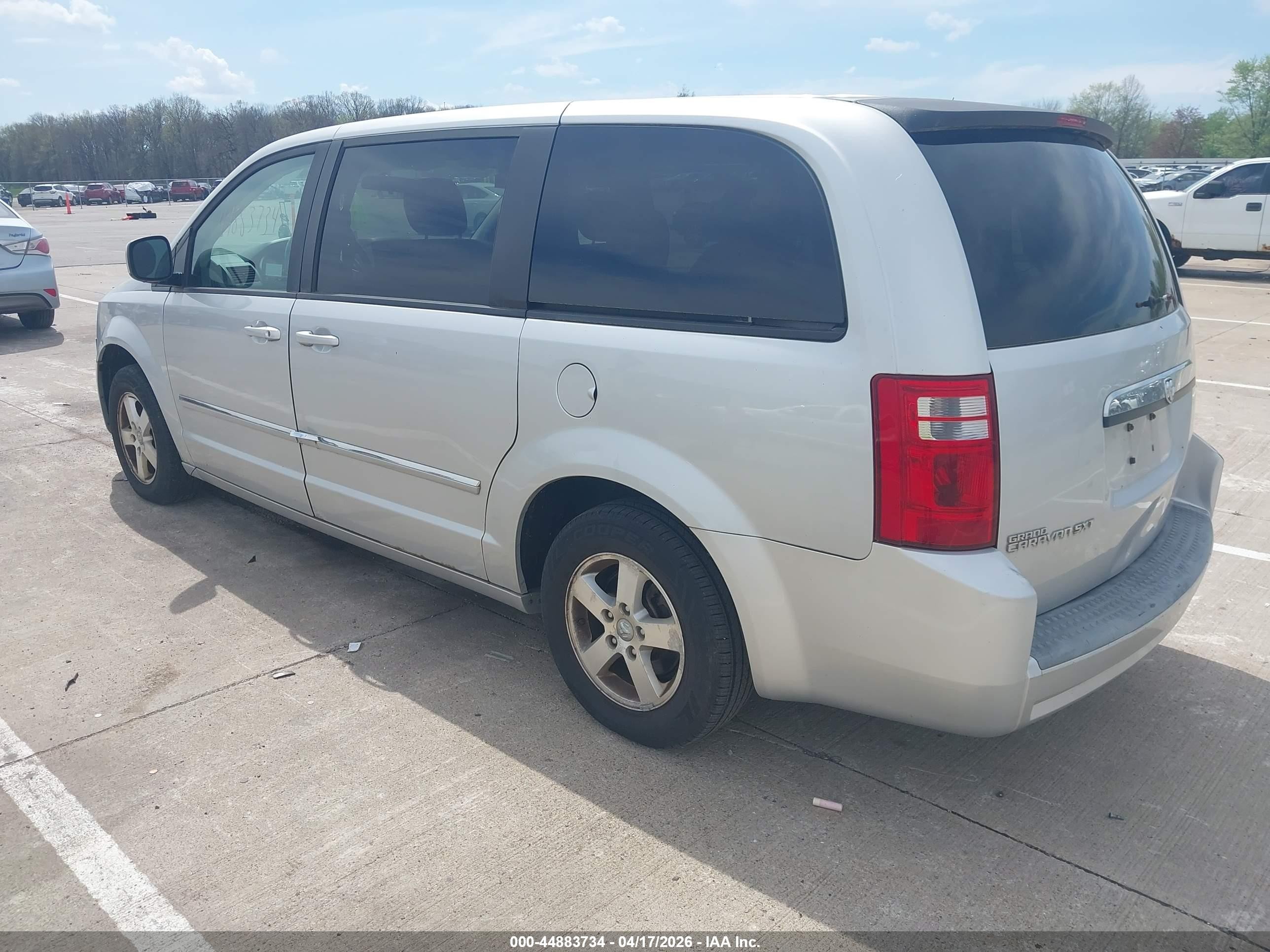 2008 Dodge Grand Caravan Sxt Silver vin: 2D8HN54P88R131933